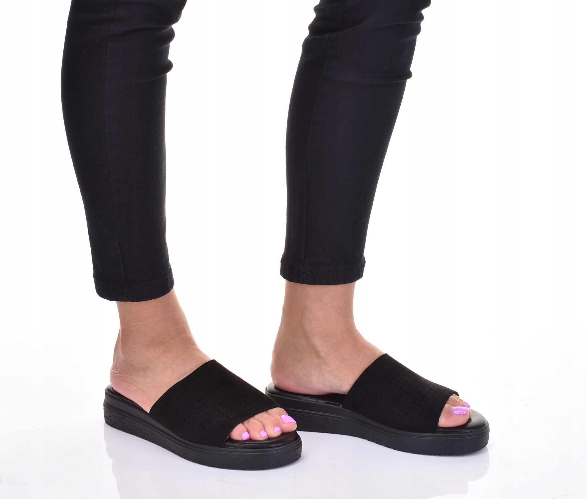 SOLIDNE KLAPKI DAMSKIE NA PLATFORMIE ZAMSZOWE WYGODNE Marka bez marki