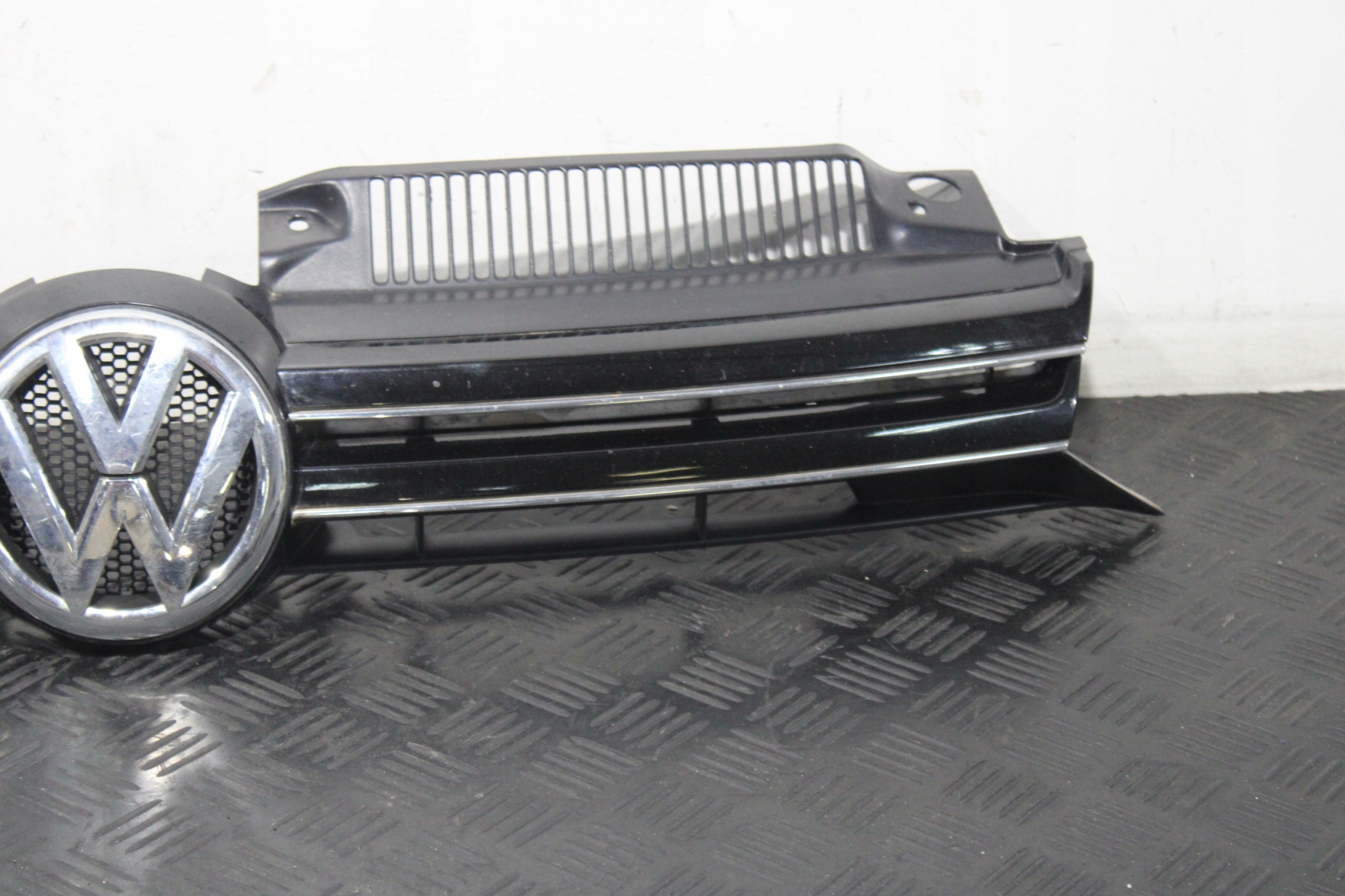 GRILLE GOLF VI 6 5K0 5K0853653