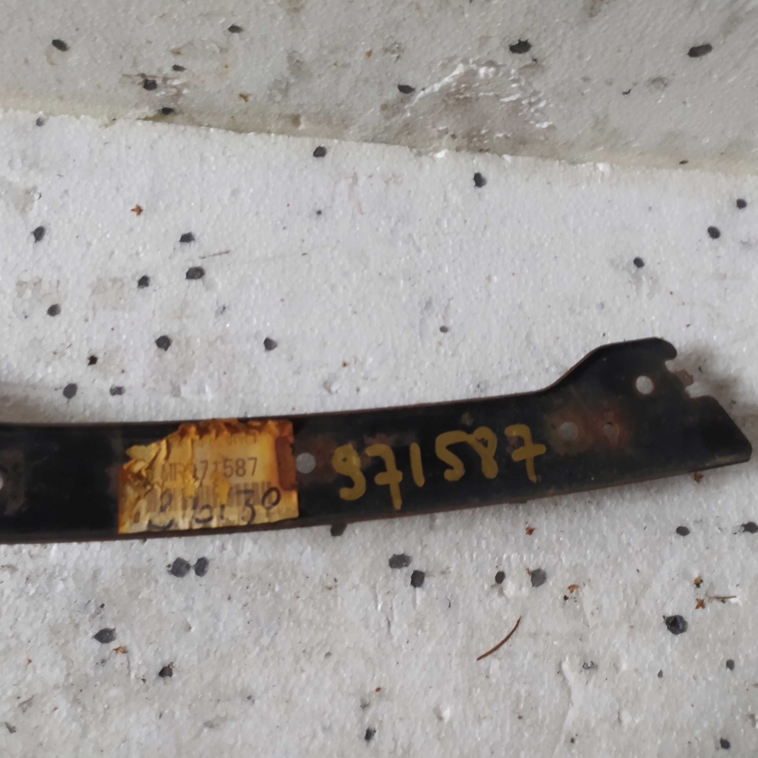 halter der stoßstange Mitsubishi Outlander MR971587