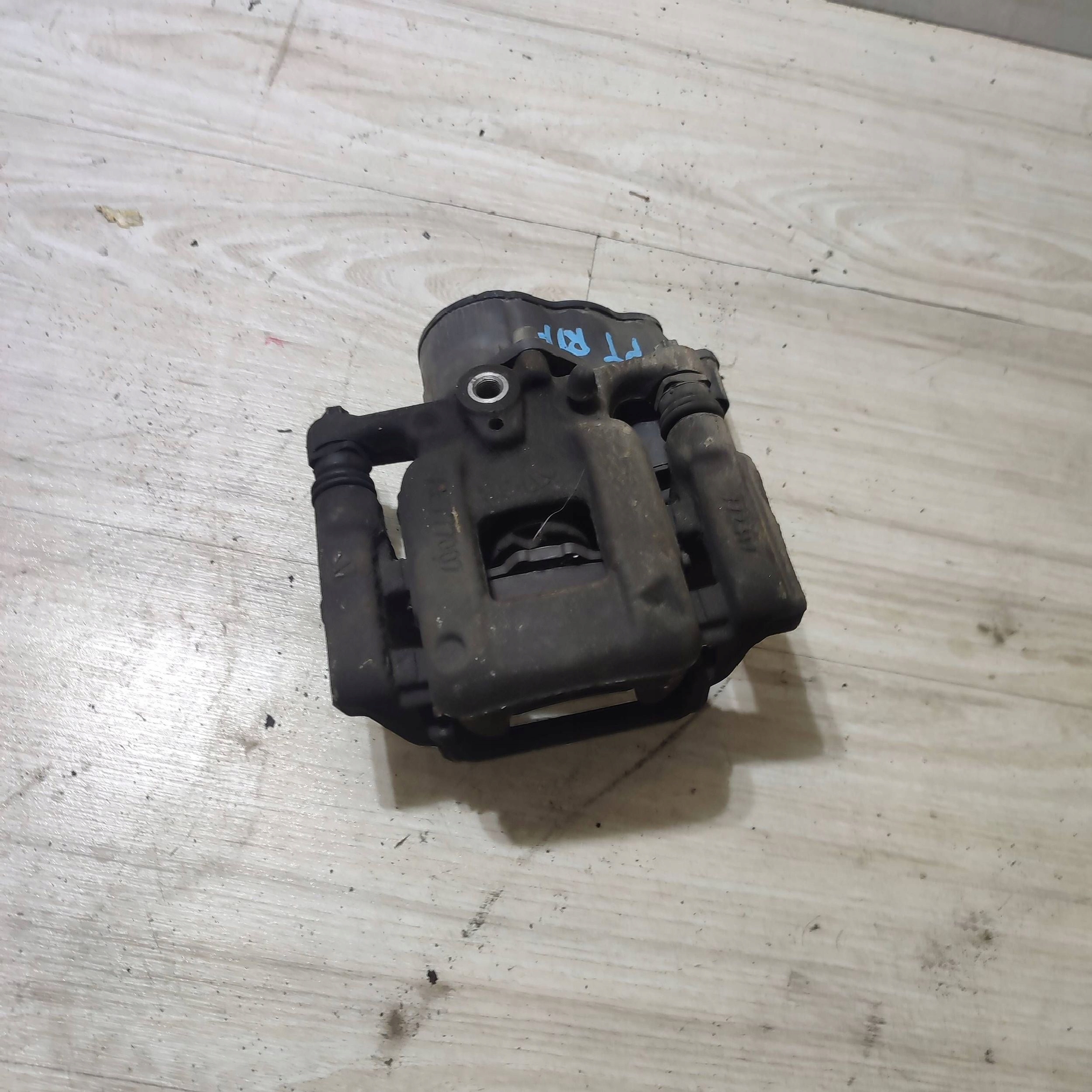 caliper brake rear rear part side right Peugeot Rifter