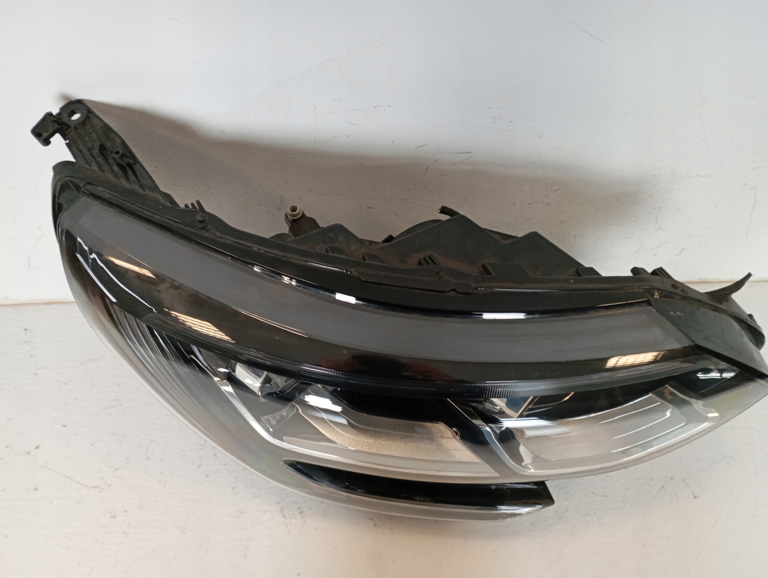 light right RENAULT MEGANE IV 4 LED 260106878R