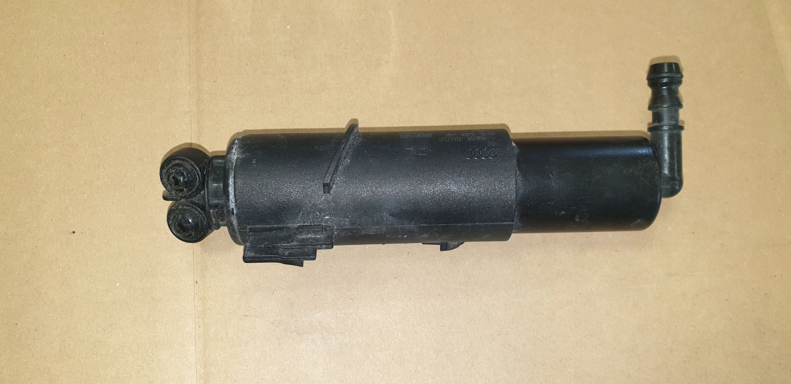 8T0955102A - Audi A5 OE 8t0955102 Омивач фар п