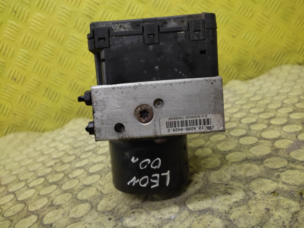 SEAT LEON et Pompe ABS 1J0614117D