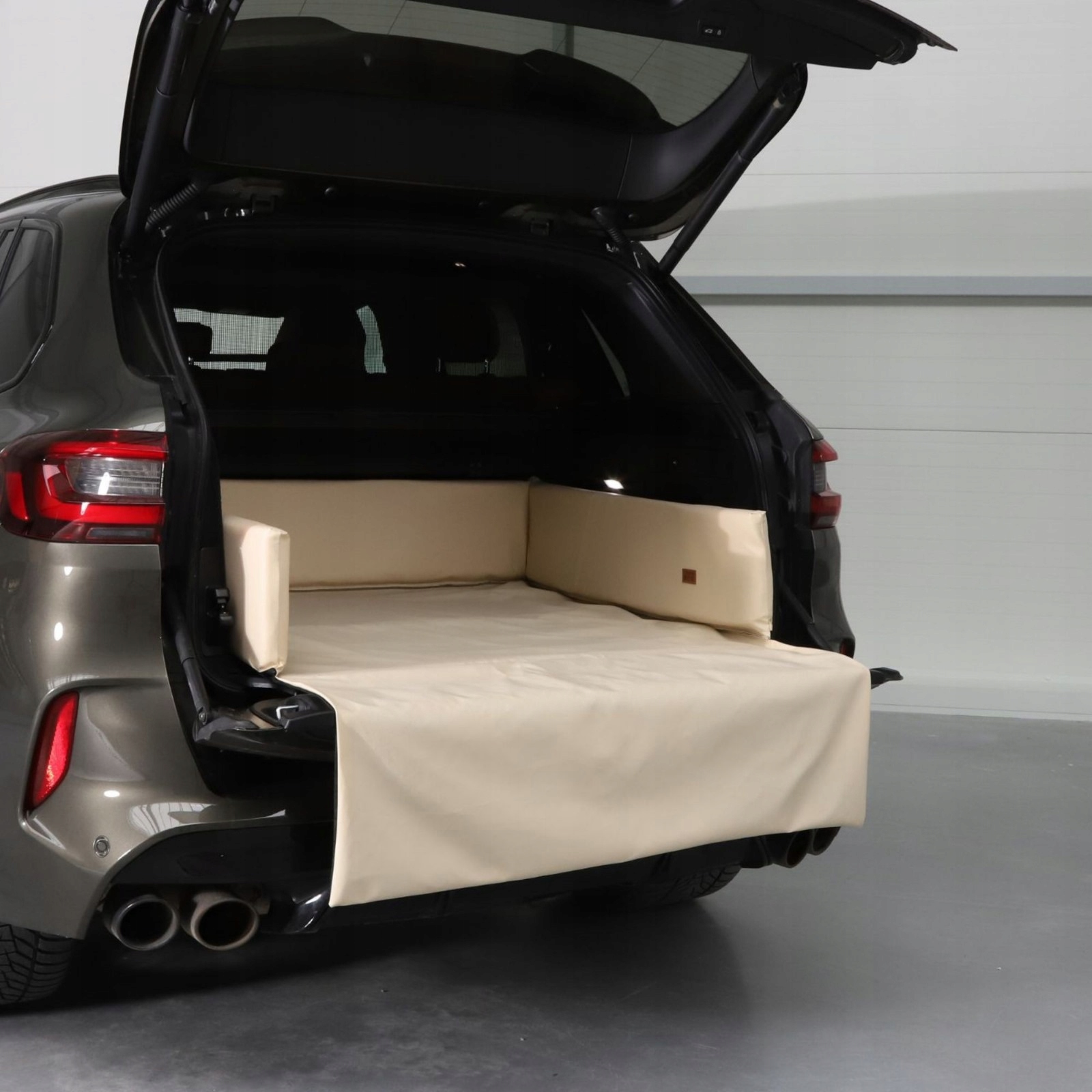 Levně Matrace do auta Podložka Do Zavazadlového Prostoru EkoKŮŽE 110X100 XL