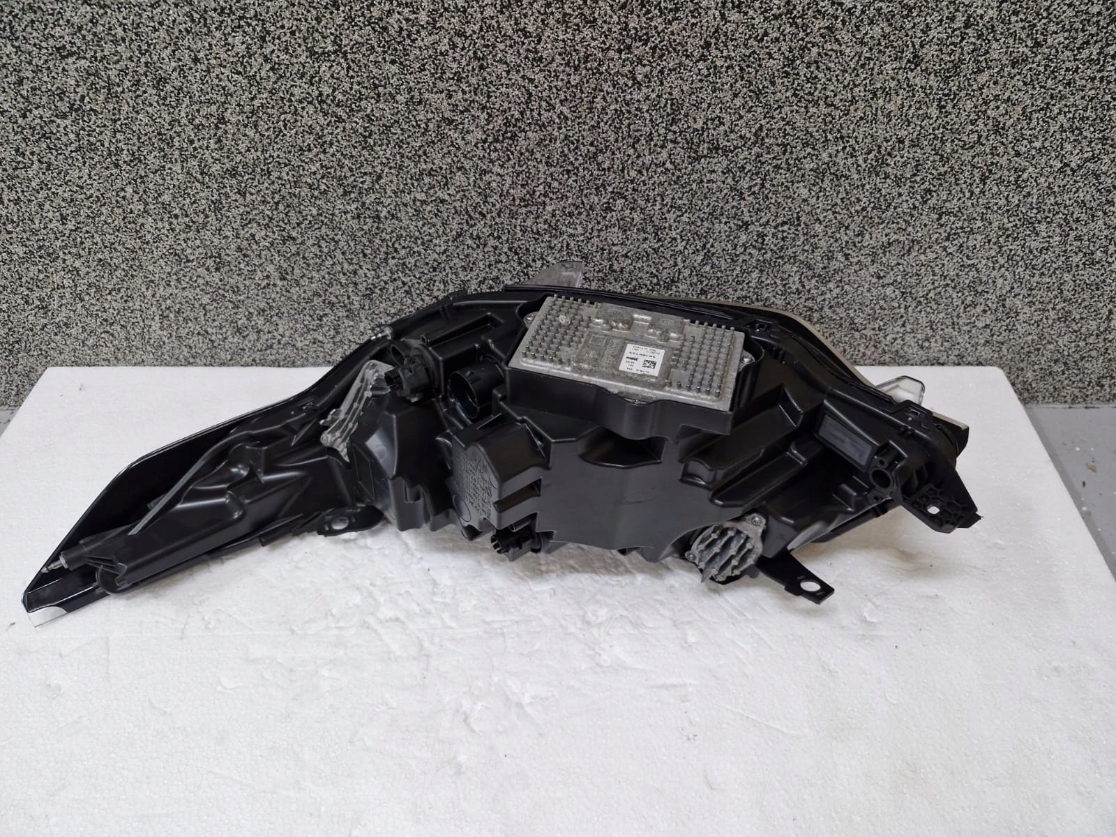 light right Land Rover Discovery 5 FULL LED