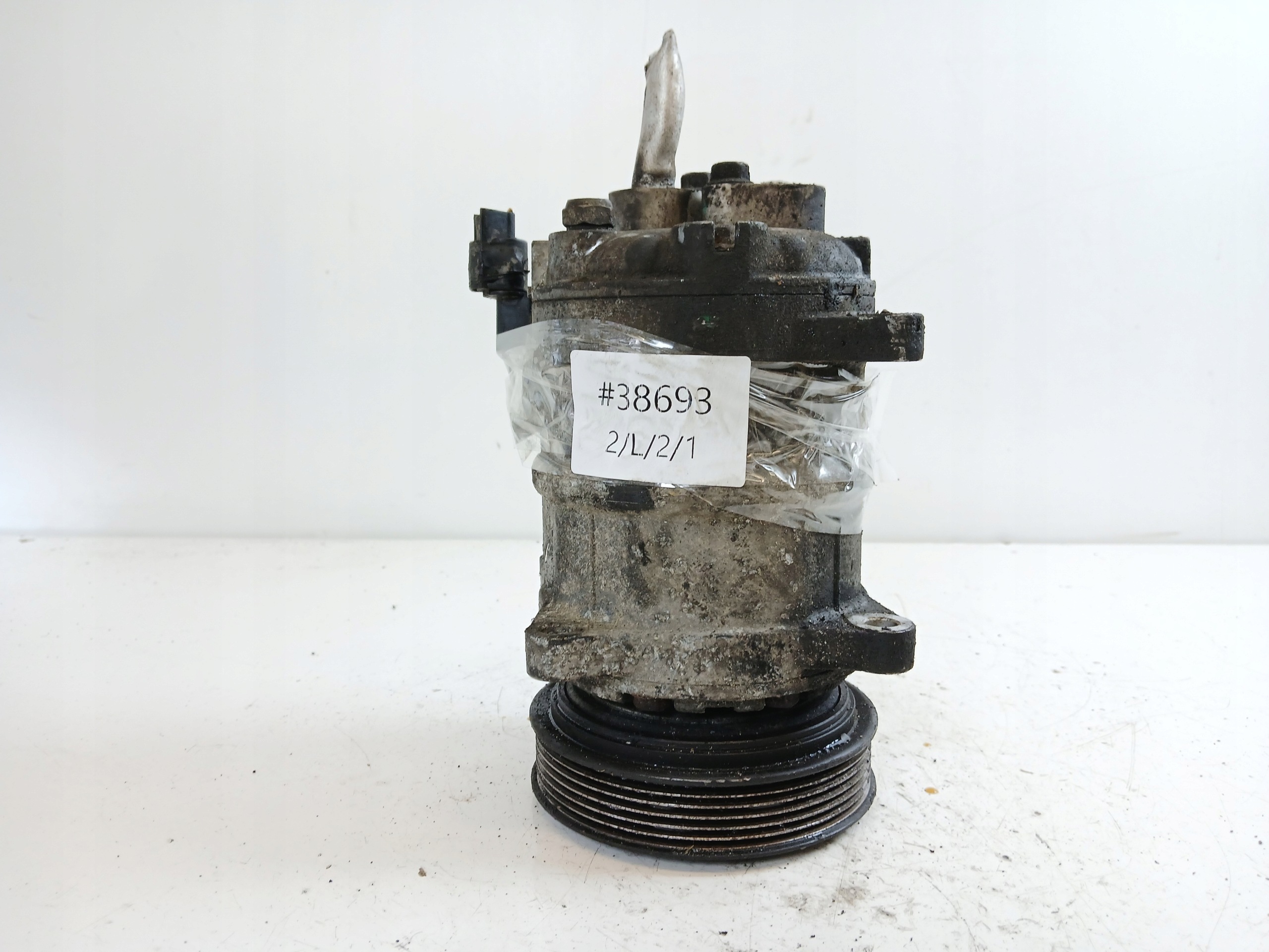 VOLVO V40 S40 compressor; compressor of the air conditioning 30611276