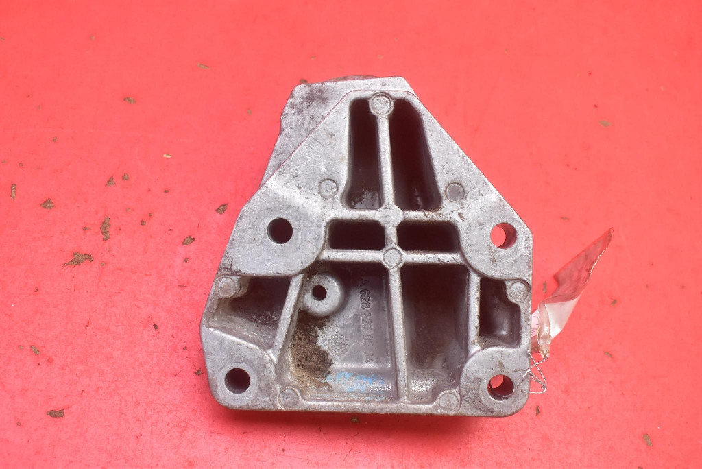 holder engine mount right A6282230304 MERCEDES ML W163 4.0 CDI 250KM