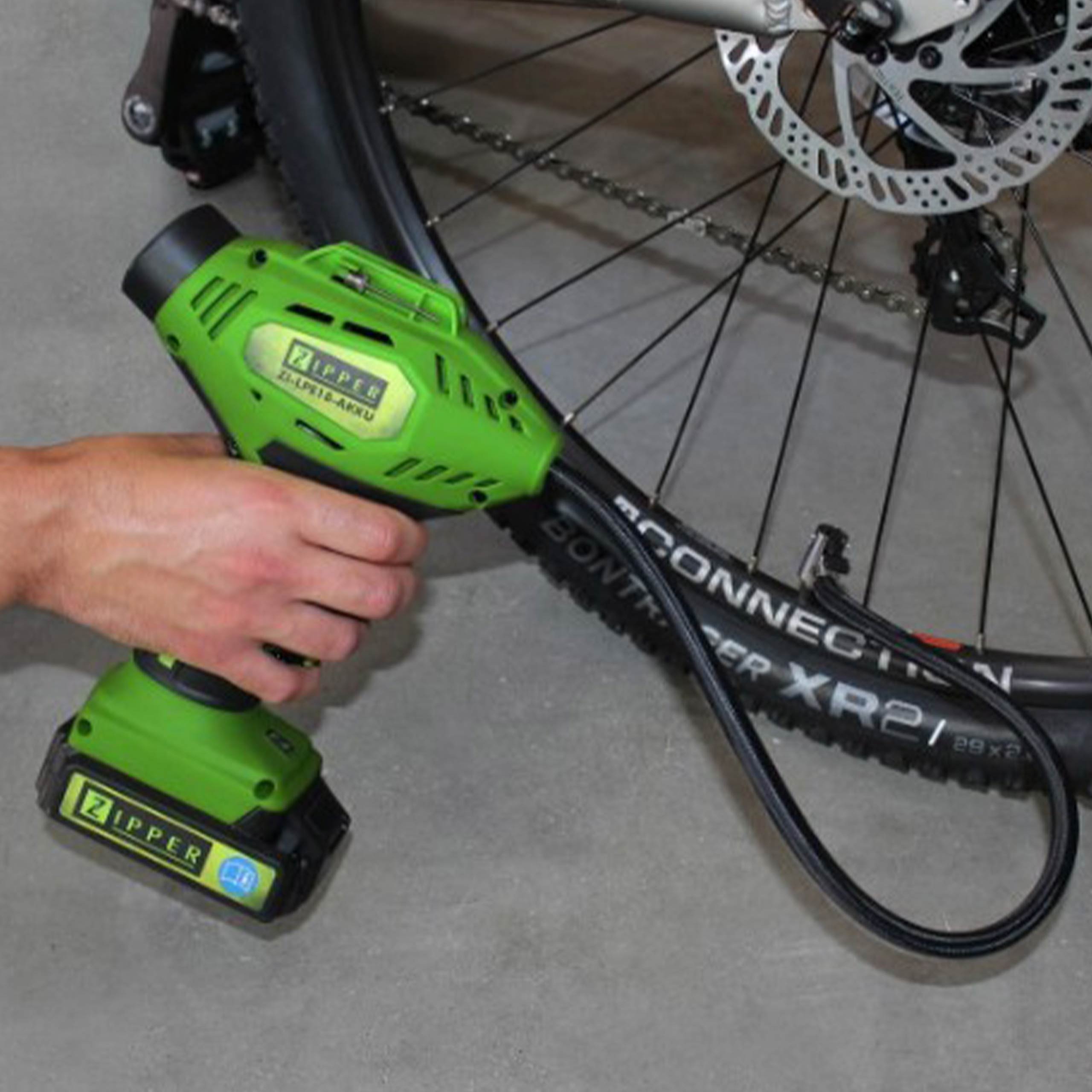 POMPKA AKUMULATOROWA SAMOCHODOWA KOMPRESOR 18V Marka inna