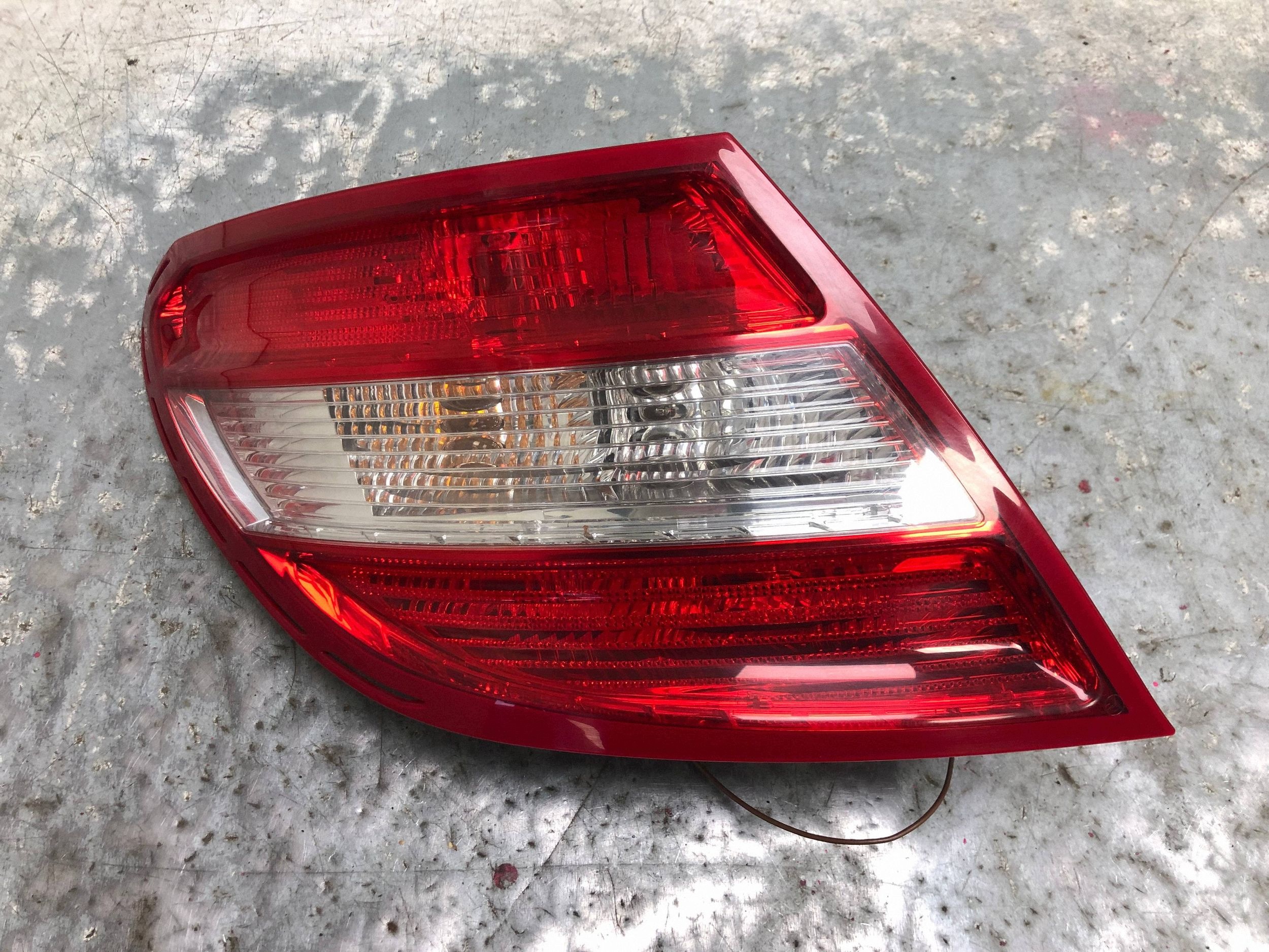 light left rear part MERCEDES W204 sedan 2048200164