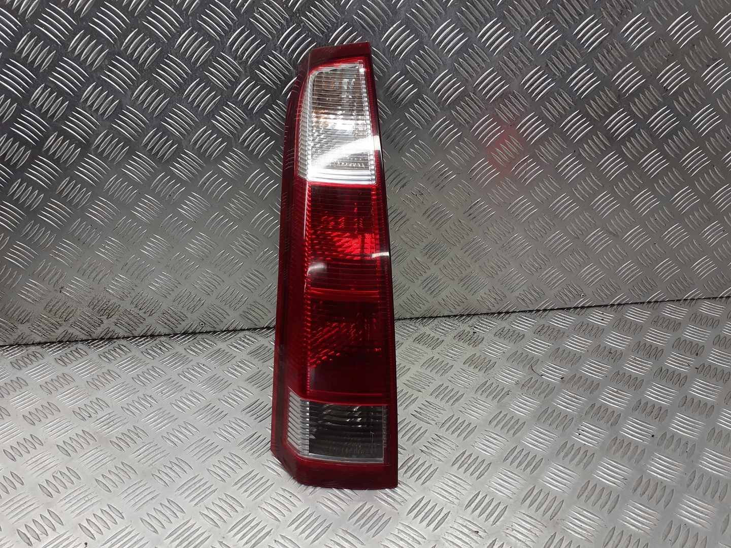 фонарь левый opel Meriva A 13203393