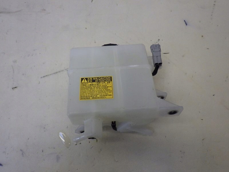 ZBIORNICZEK WYROWNAWCZY TOYOTA RAV4 IV Car type Passenger cars