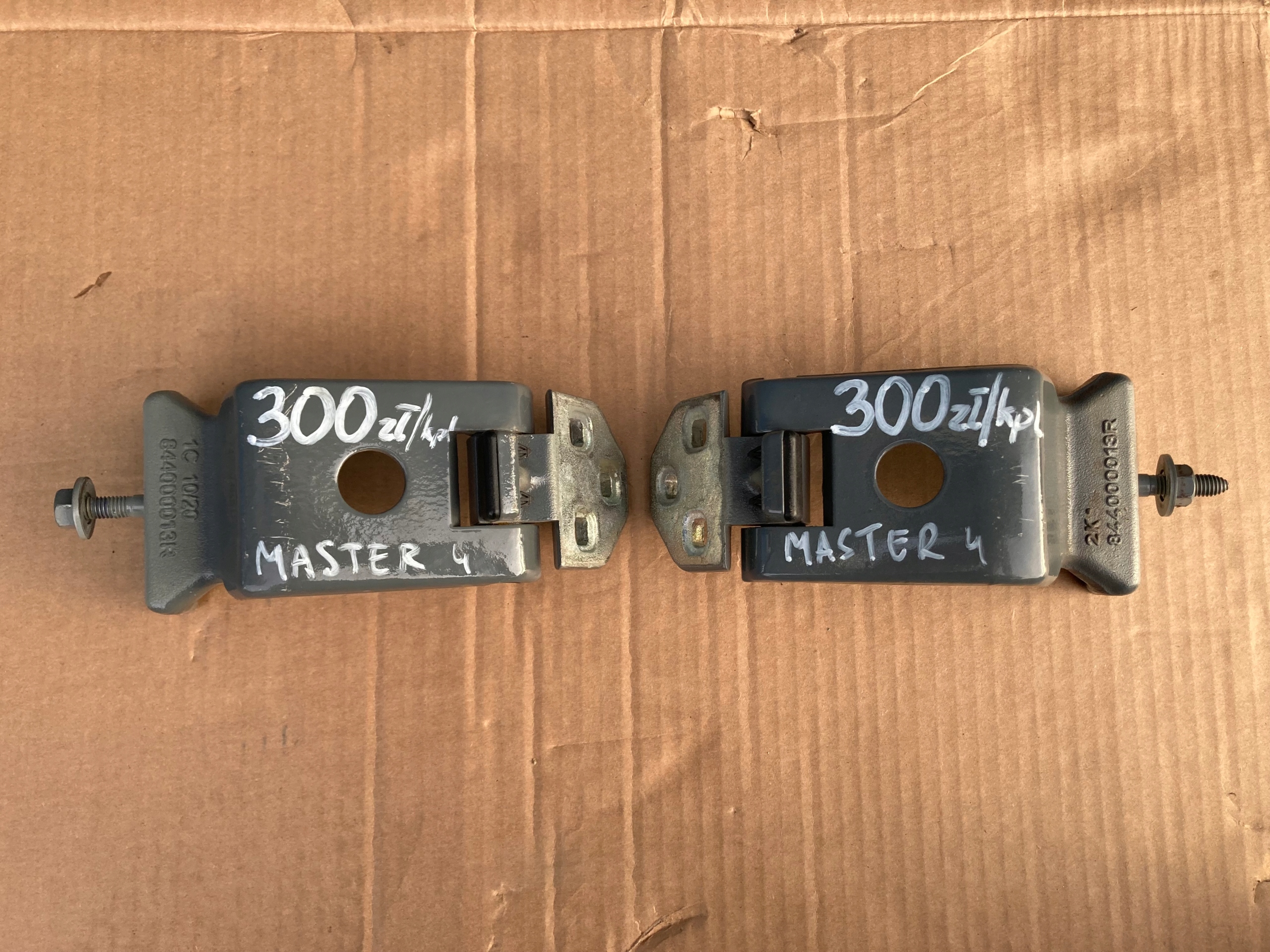 MASTER 4 MOVANO C 18- hinges door rear part left new