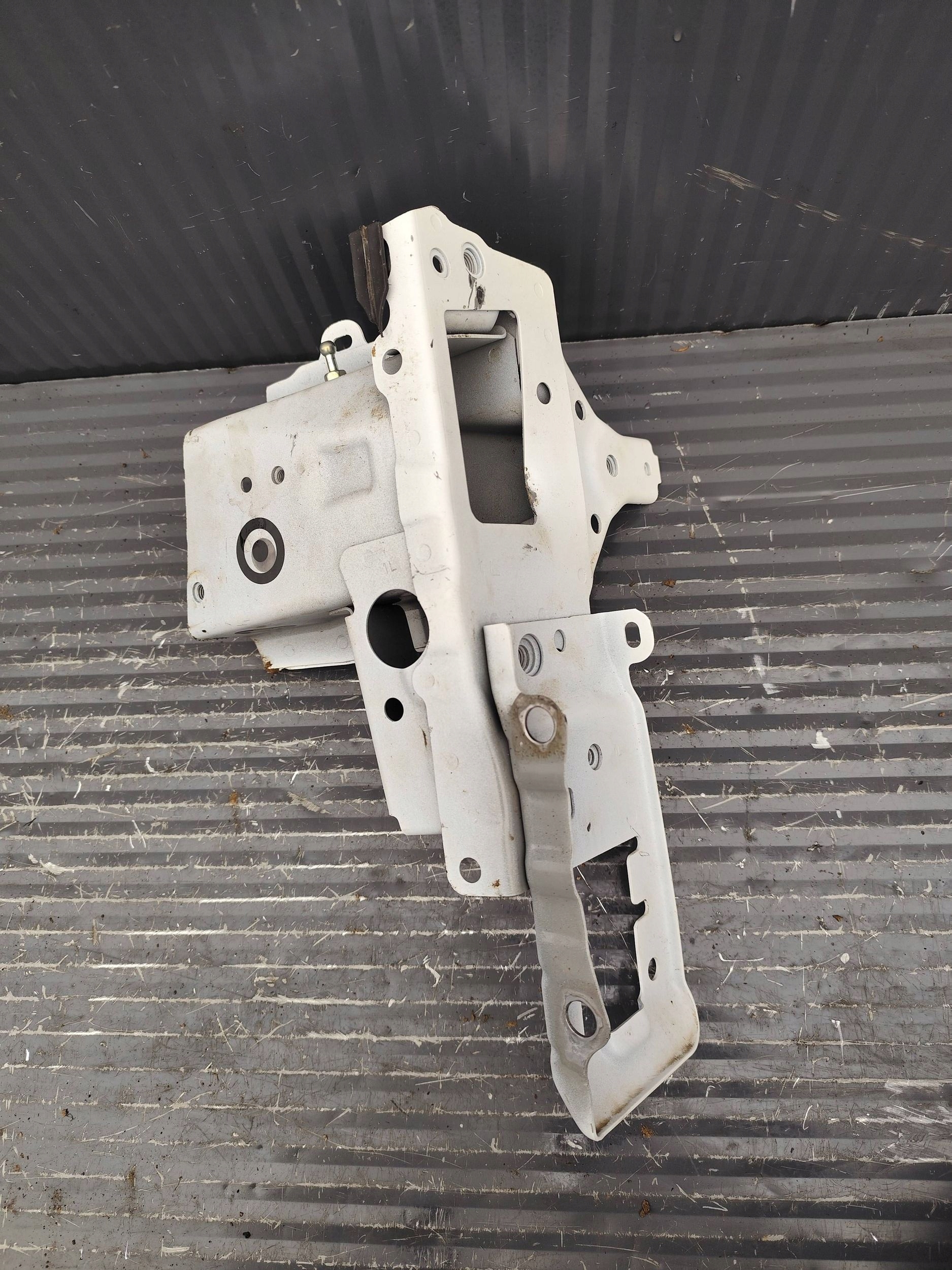 TOYOTA YARIS IV front body quarter left