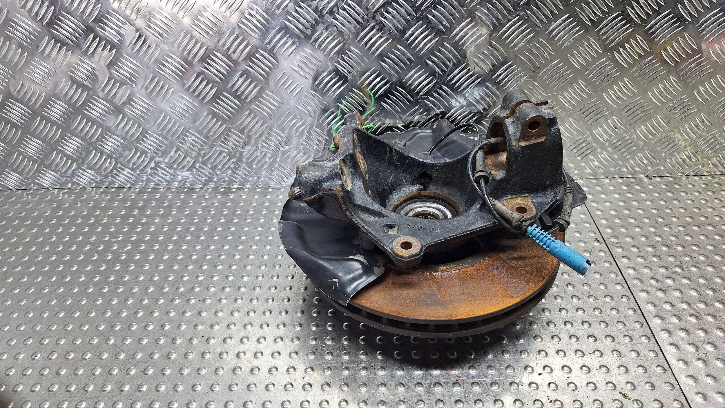 swing of the pivot right front 6768136 BME E60 E61 XDRIVE