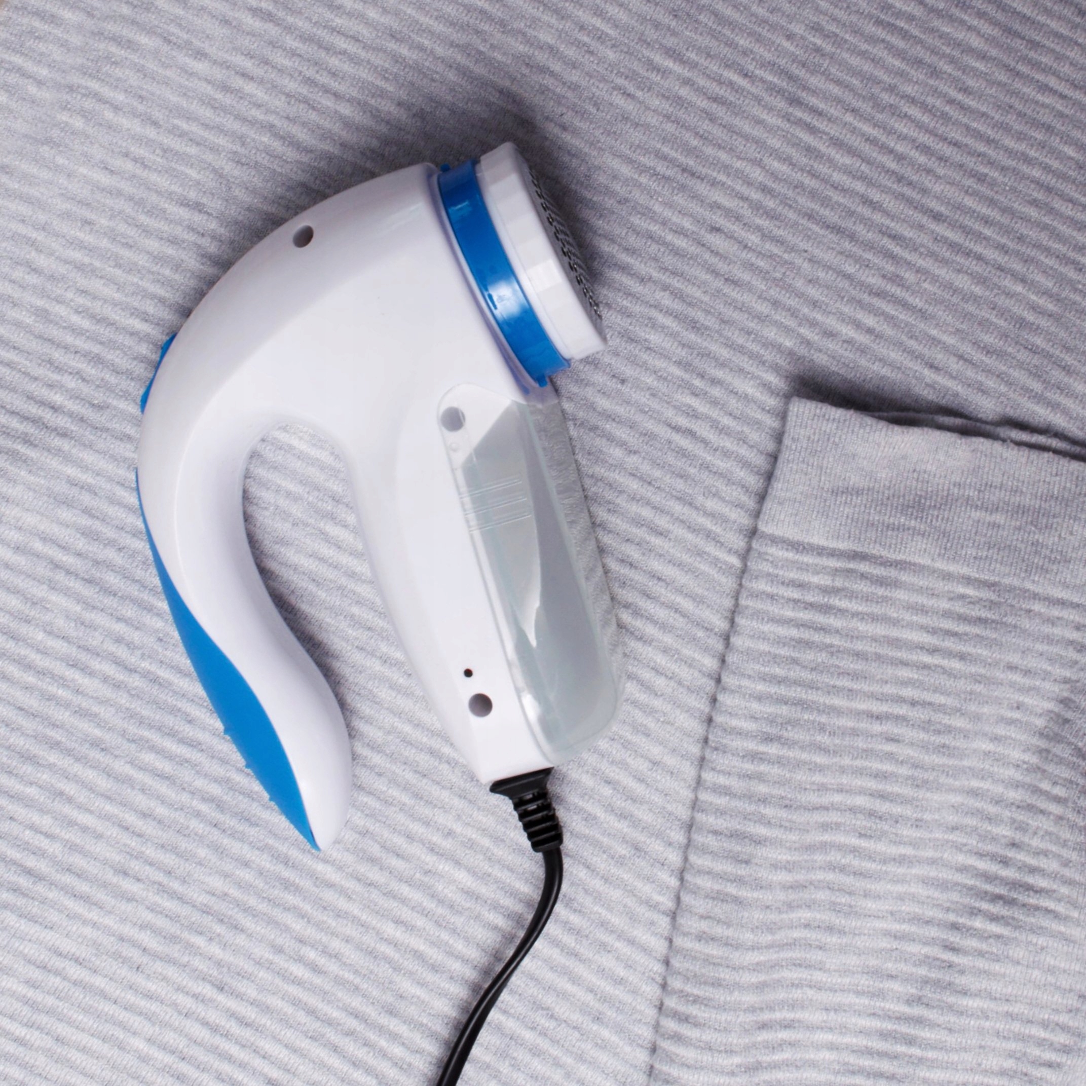 GOLARKA UBRAŃ SWETRÓW TAPICERKI SIECIOWA 230V DUŻA Cechy dodatkowe nożyki ze stali nierdzewnej uniwersalne zastosowanie