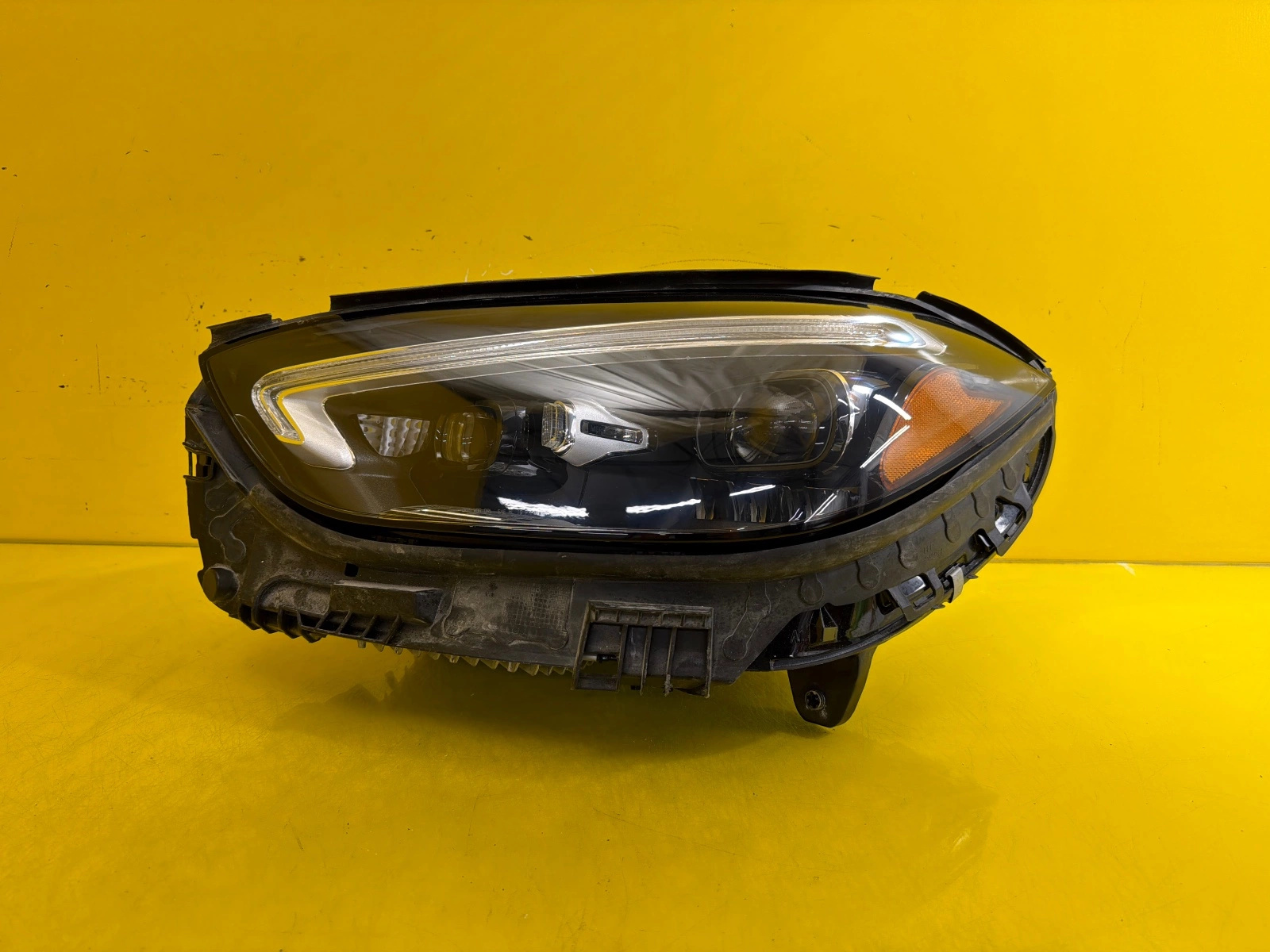 light left Mercedes C-class W206 Digital Light A2069068302 USA