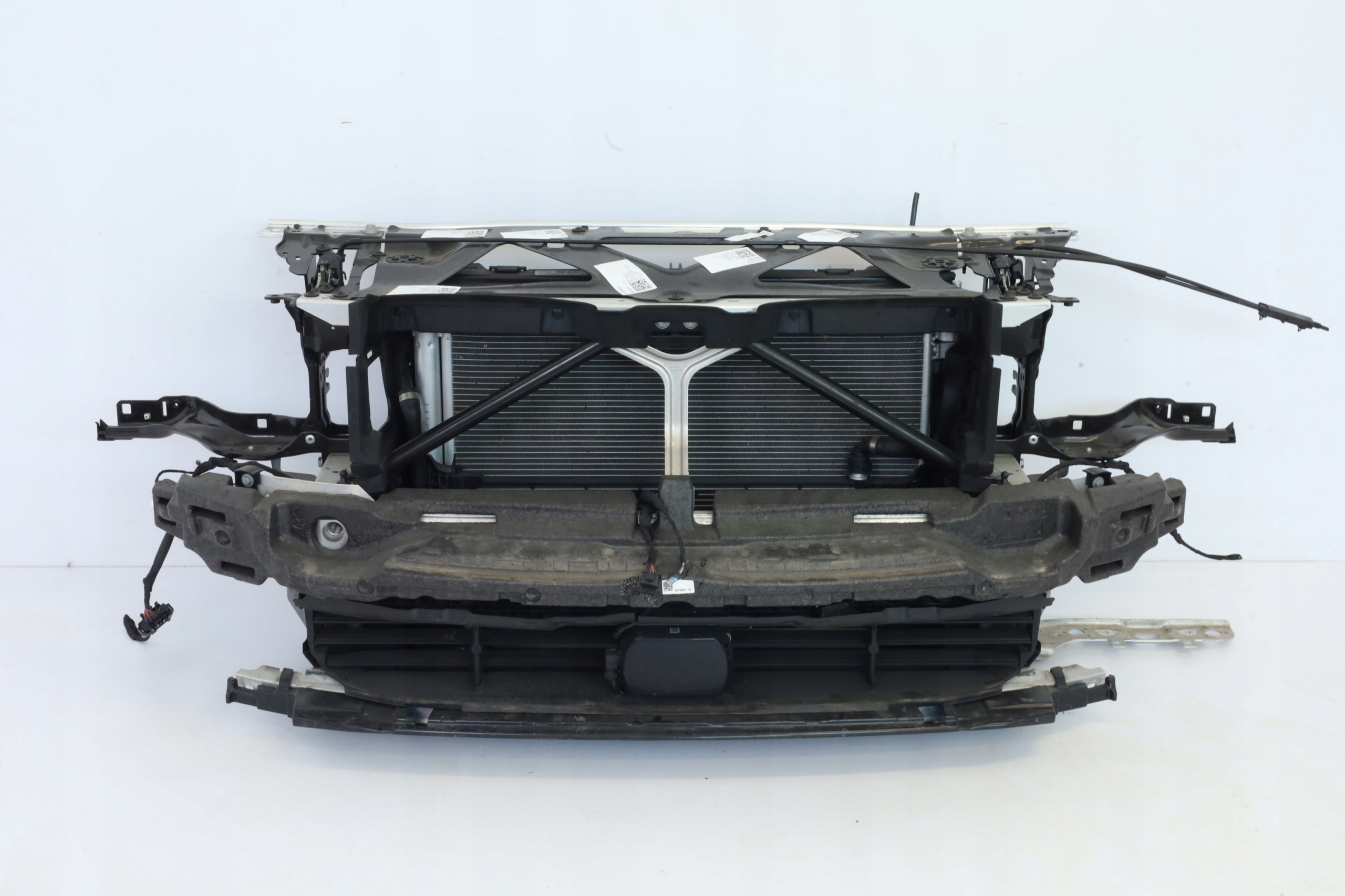 WZMOCNIENIE PAS PRZEDNI RADAR BMW G11 G12 LCI 740d