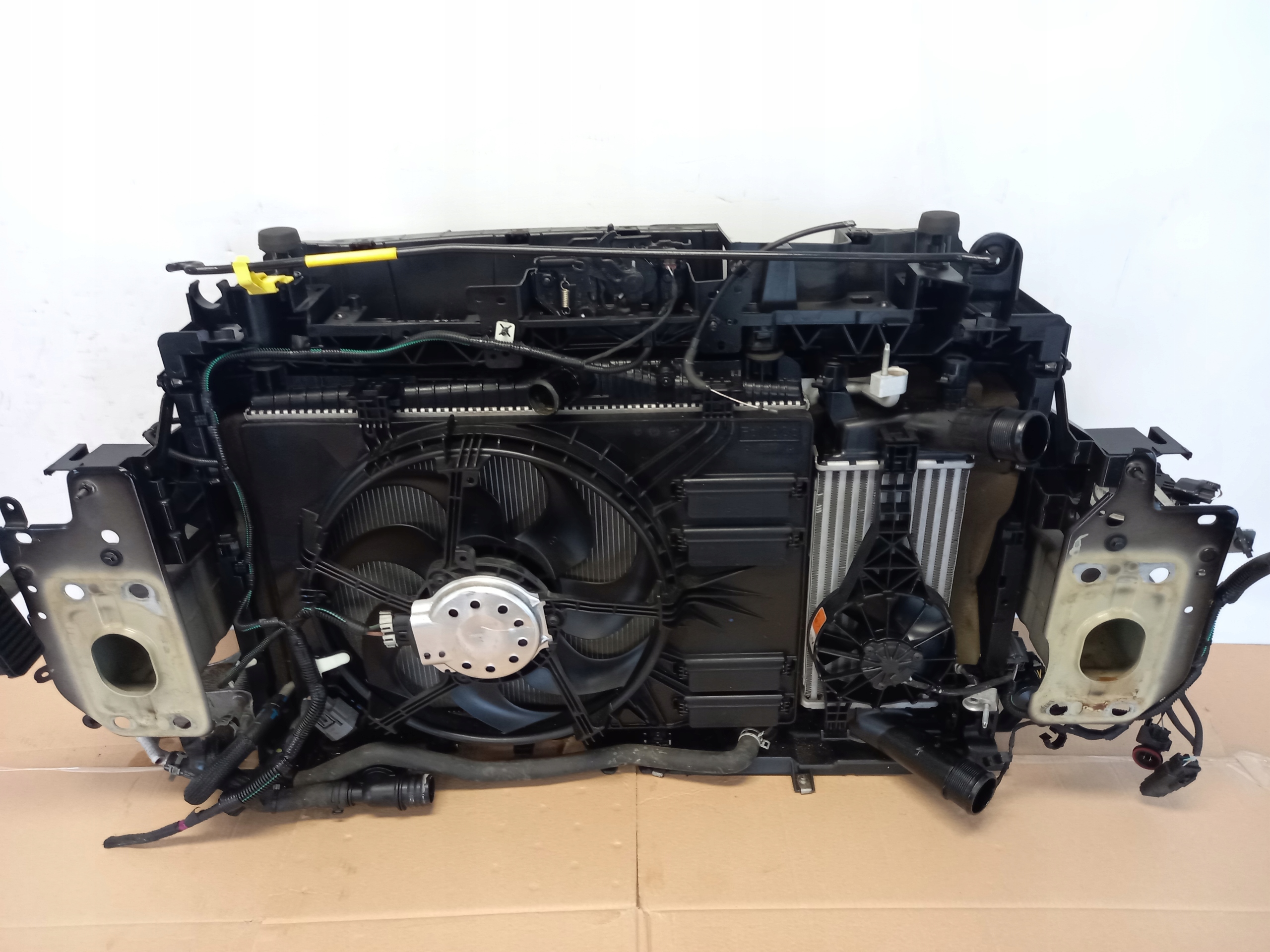 PAS PRZEDNI BELKA KOMPLET CHŁODNIC FORD ECOSPORT 1.0 ECOBOOST AUTOMAT 2017- Typ samochodu 4x4/SUV Samochody osobowe