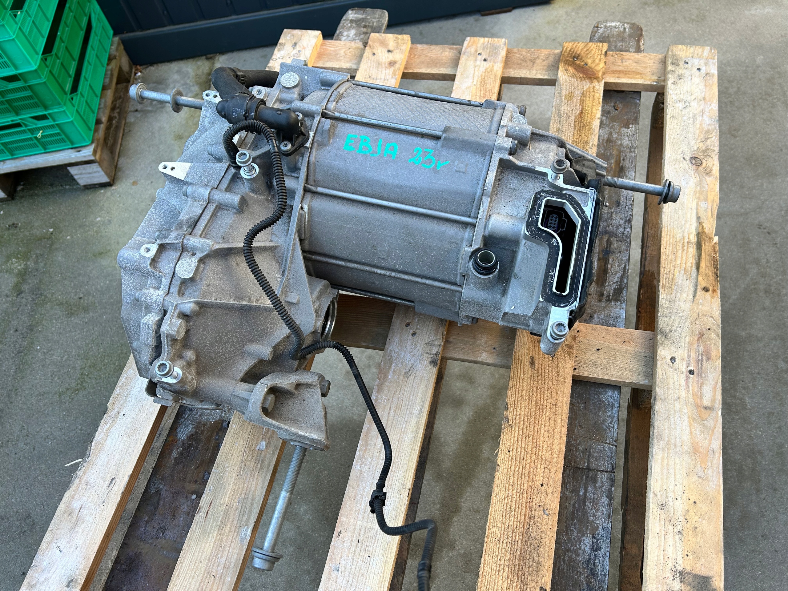 イートロン❤︎ アウディ e-tronの価格・新型情報・グレード諸元 価格.com