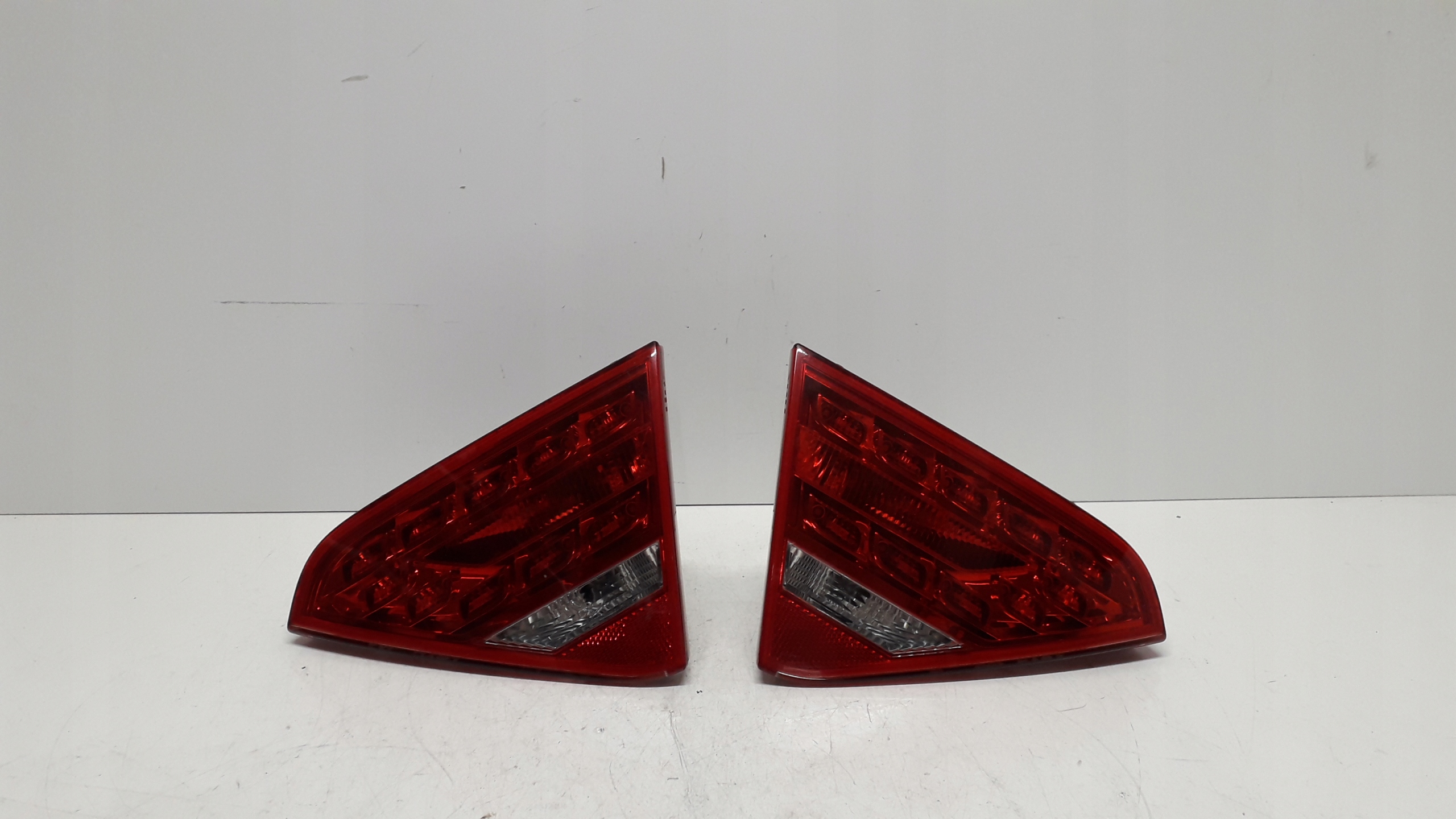 AUDI A5 SPORTBACK LAMPA PRAWA TYLNA W KLAPĘ LED