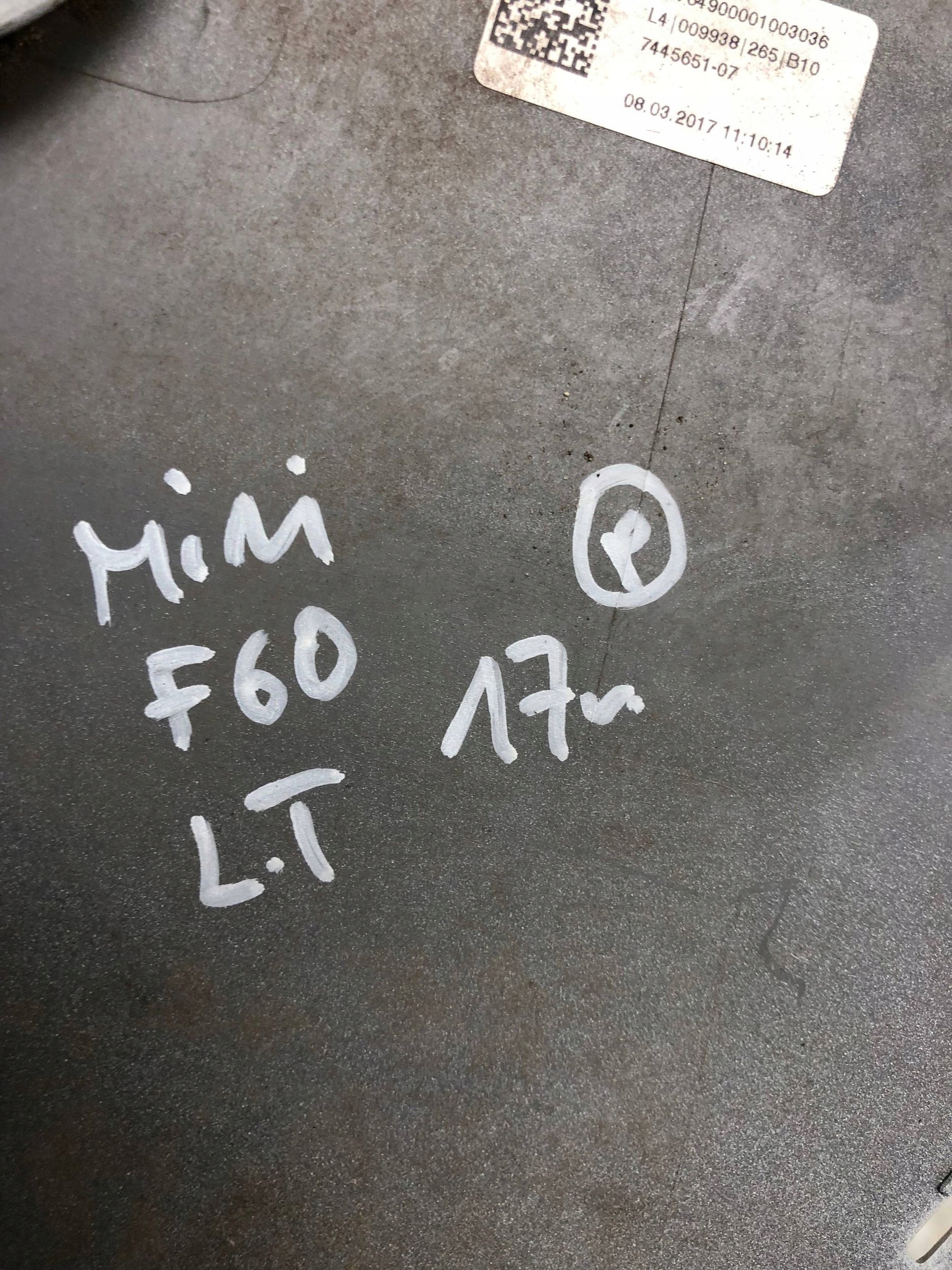 Ecke der Stoßstange links heck MINI F60 7389379