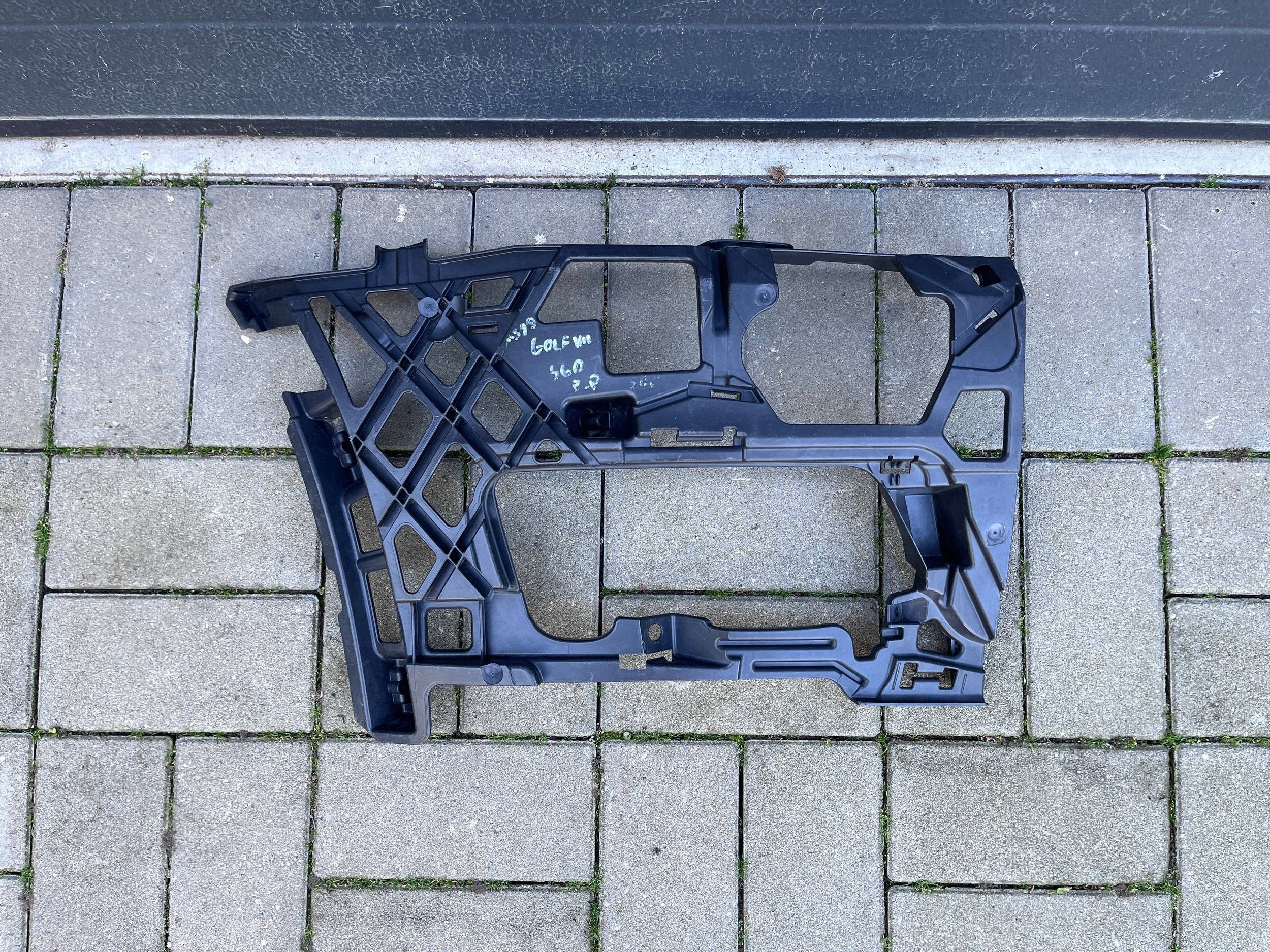 VW GOLF 7 5G0 Support Support plaque Pare choc Avant Droite 5G0807724D
