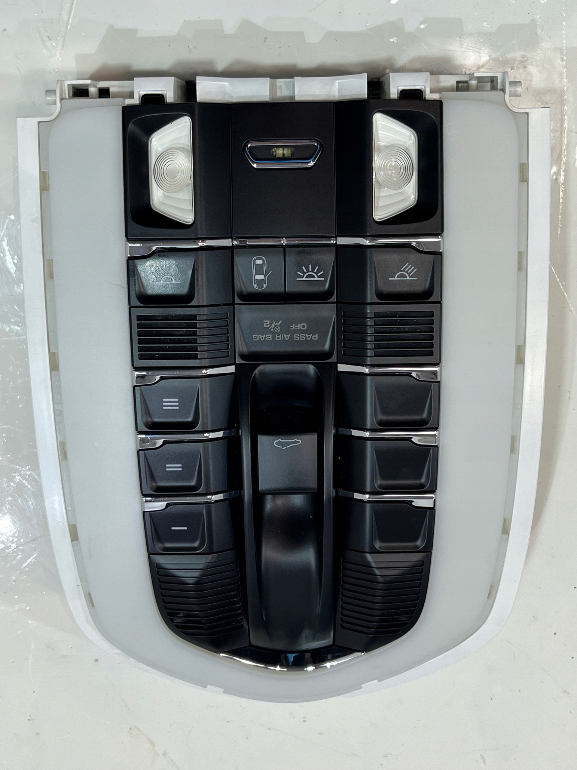 лампочка Обшивка потолка перед Cayenne 7P 00004398915