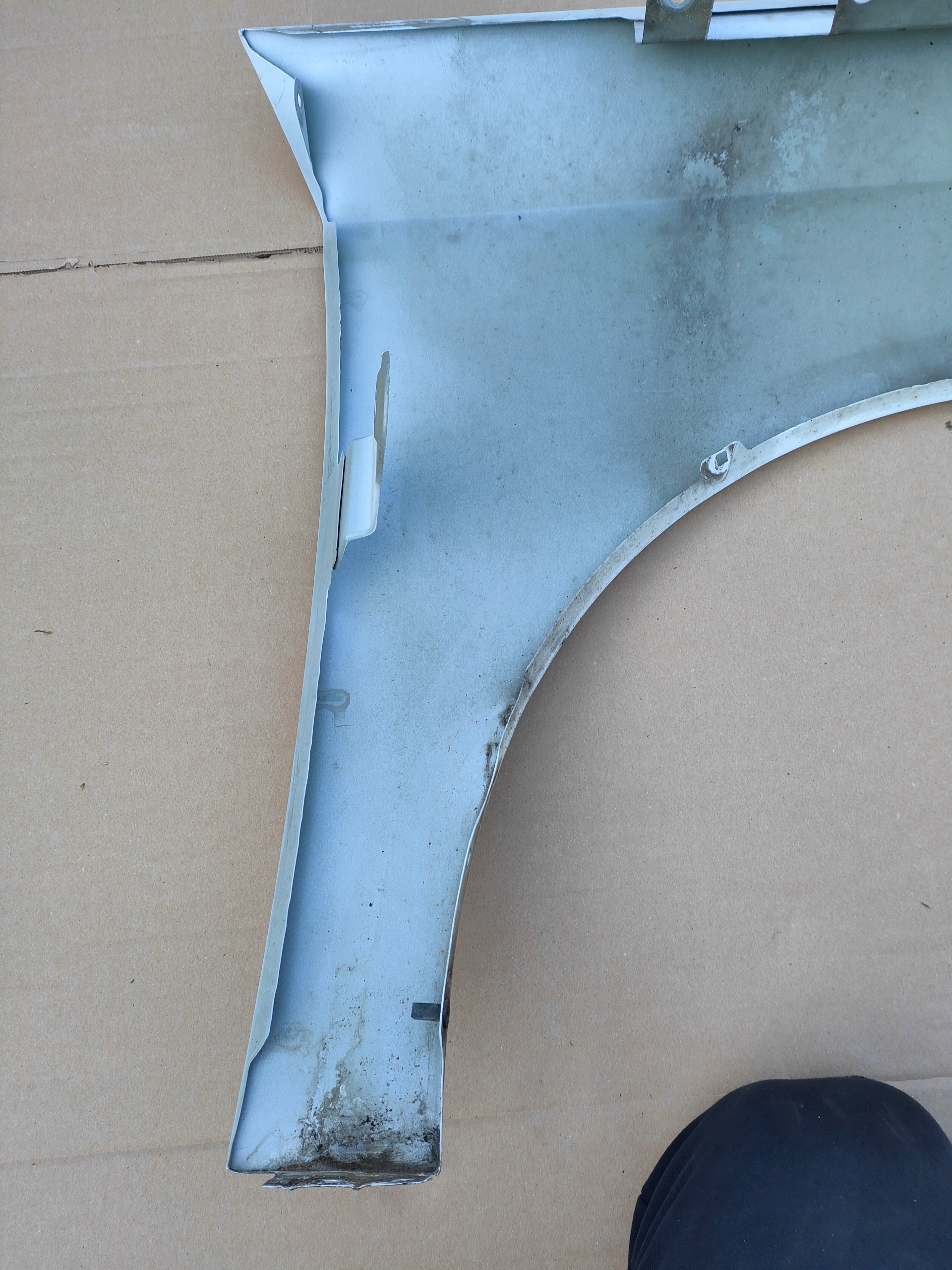 fender left SEAT LEON III 5F0 left front bialy