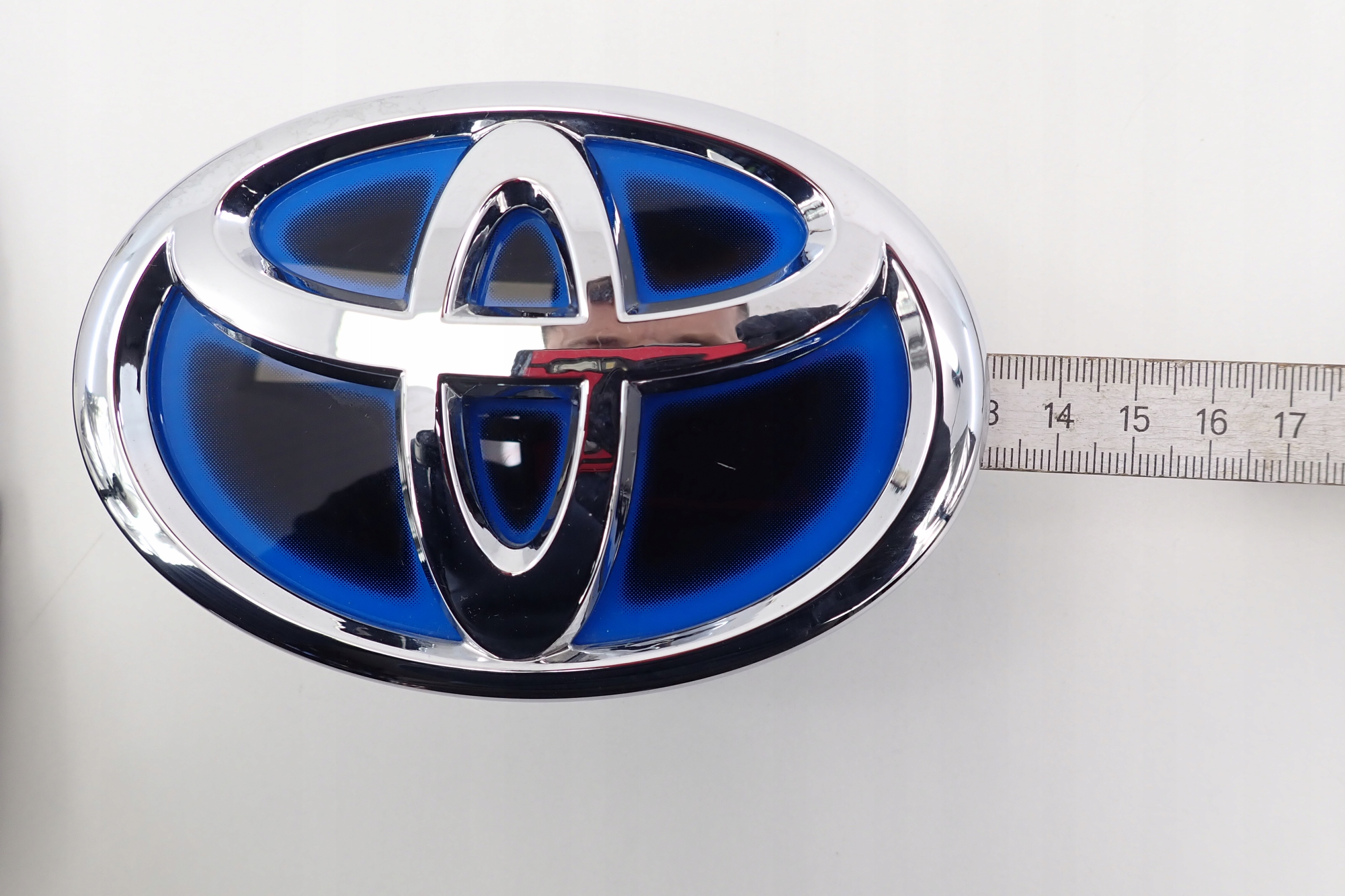 TOYOTA ZNACZEK LOGO EMBLEMAT W130 140130 Jakość części (zgodnie z GVO) O - oryginał z logo producenta pojazdu (OE)