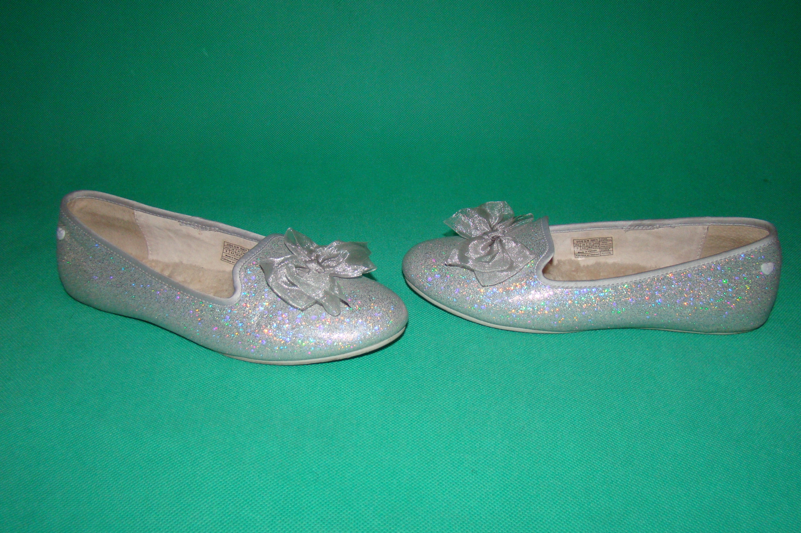 UGG UROCZE METALICZNE BALERINKI SKÓRA 36 Wzór dominujący inny wzór