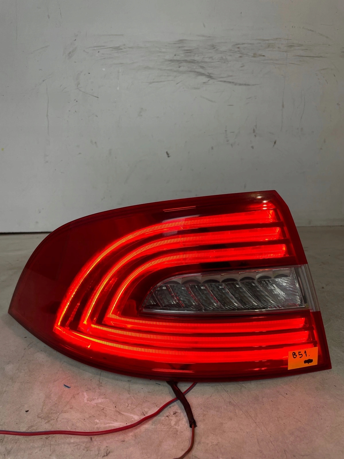 light rear part rear left Skoda SuperB ii lift