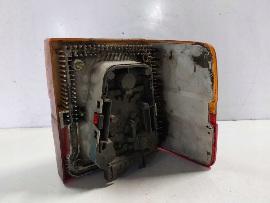 Licht links heck Audi 100 Sedan