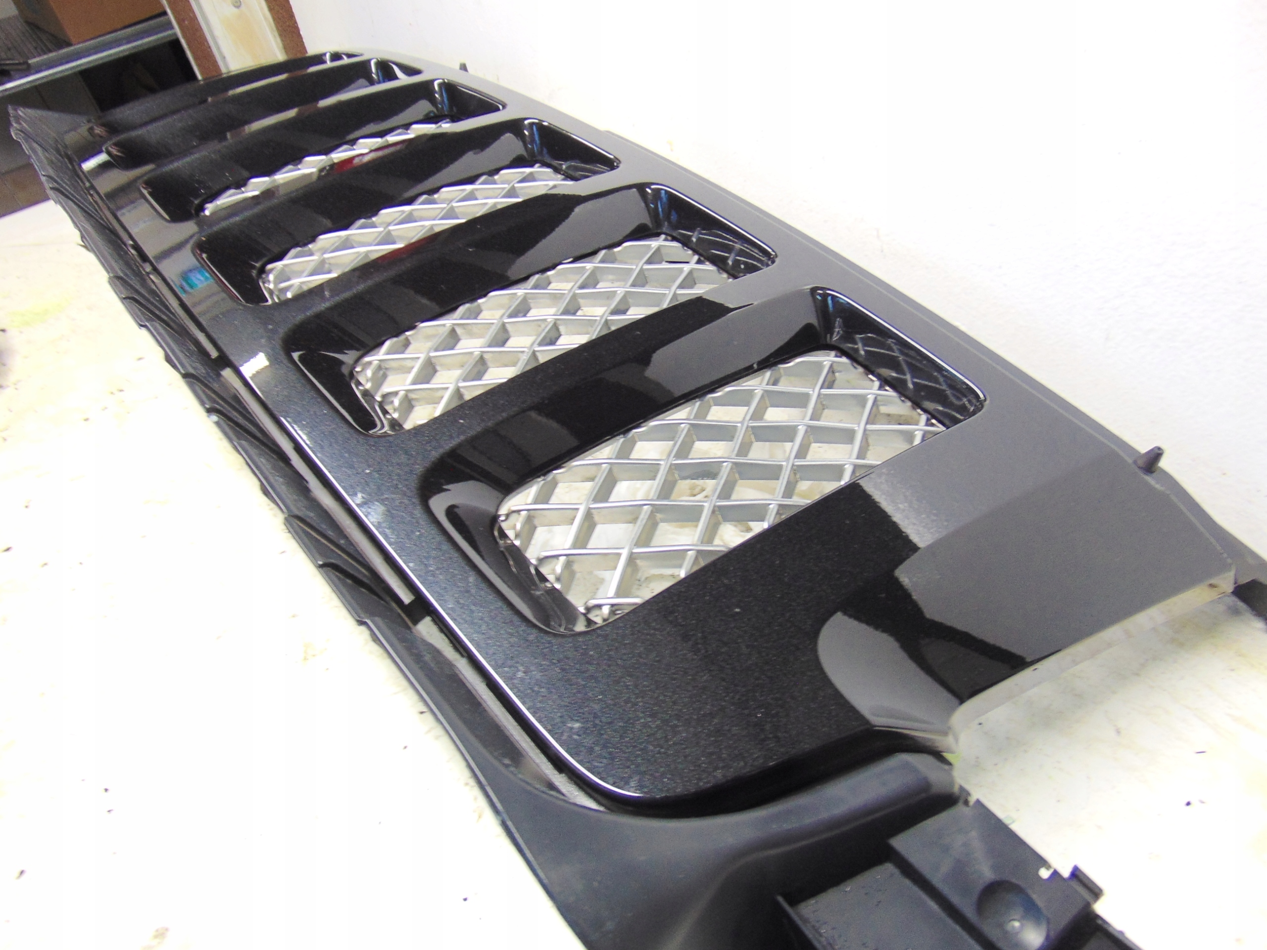 Jeep Cherokee J Kühlergrill FRONTGRILL Kühlergitter 57010708AE - Thumbnail 8