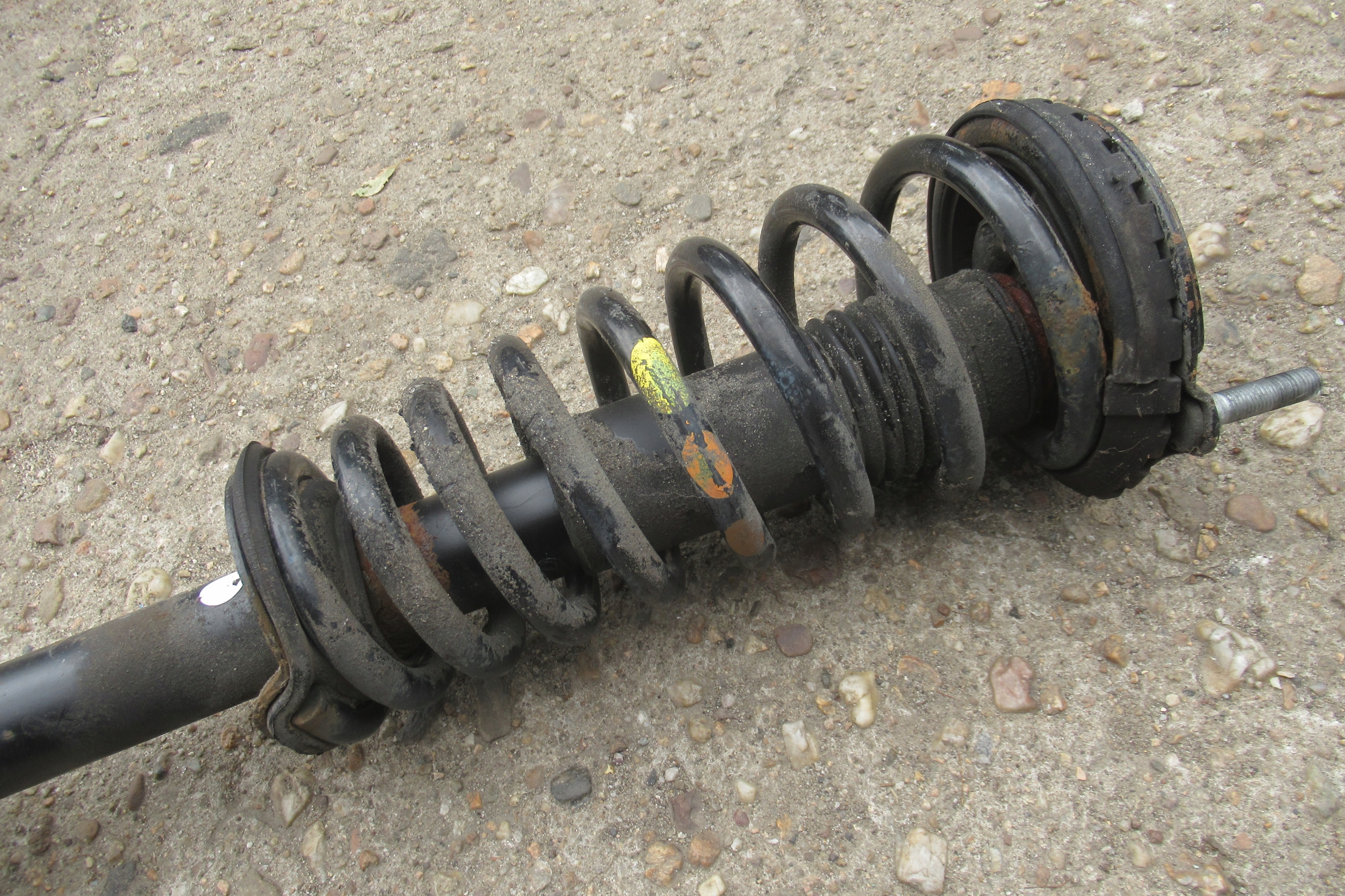 ALFA ROMEO 147 1.6 TS shock absorber left front
