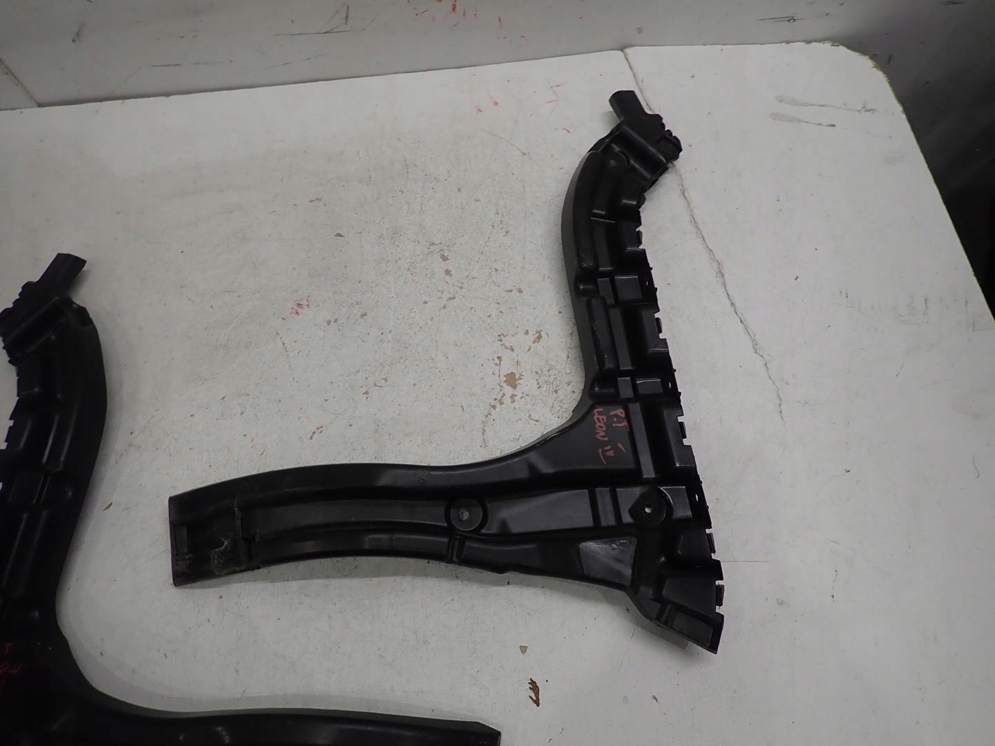 bumper bracket right rear part SEAT LEON IV 2020- KOMBI 5FE807394A