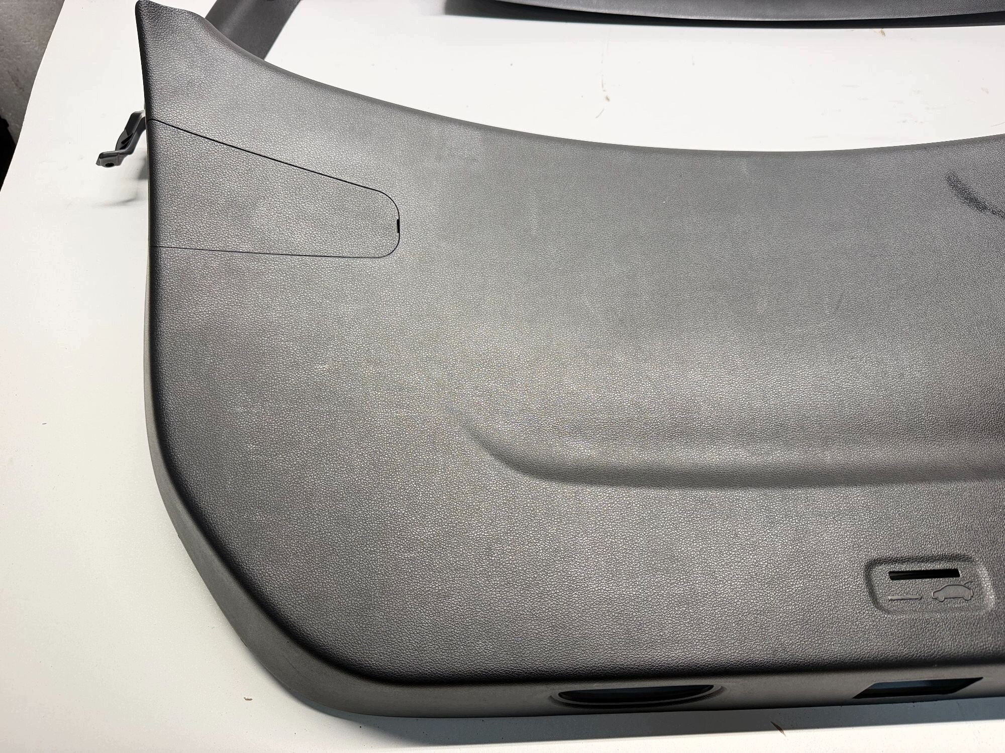 tapacír zadnej kapoty HYUNDAI KONA 81750-J9000 2017-2023