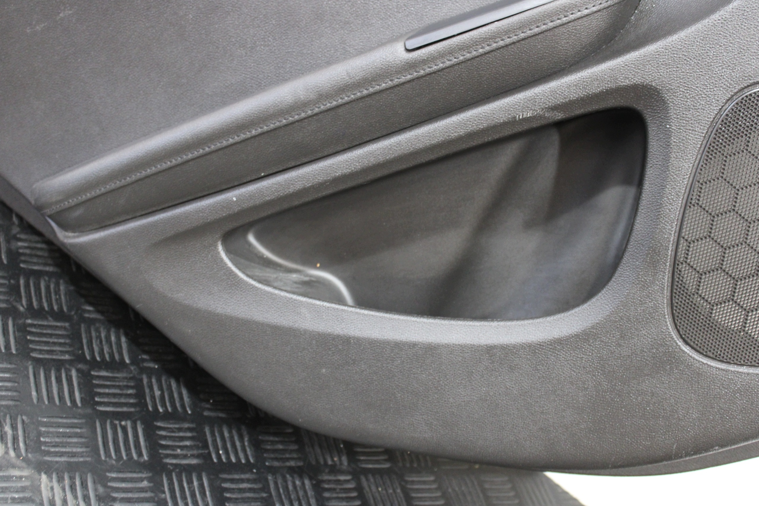 upholstery side door left rear part OPEL AMPERA