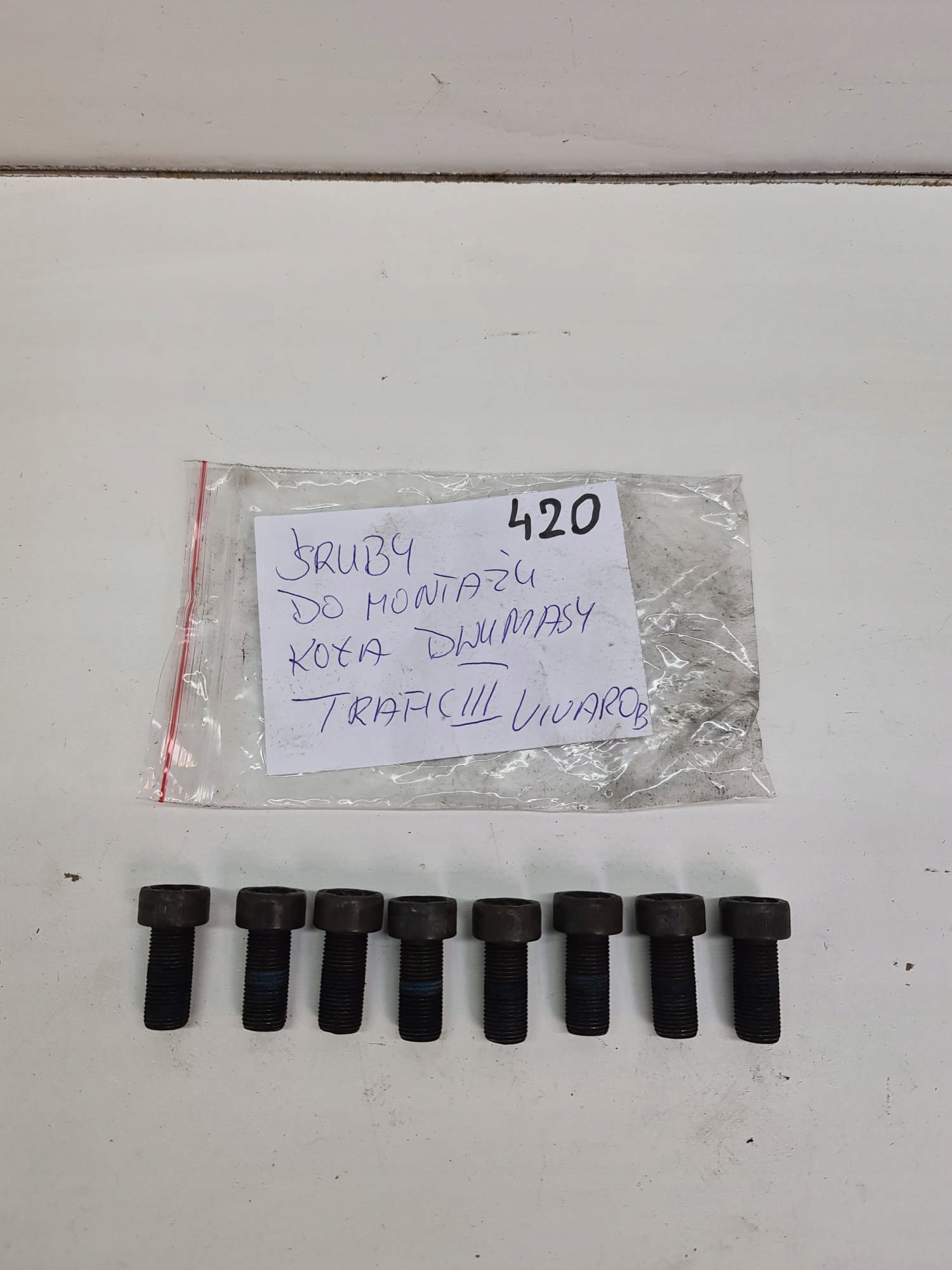 ŚRUBA ŚRUBY KOŁA SPRZĘGŁA TRAFIC III VIVARO B