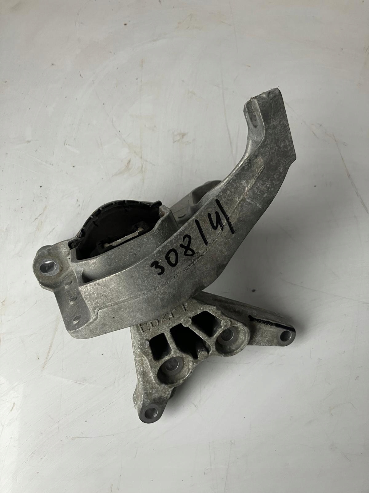 holder engine mount PEUGEOT 308 T9 1.2 THP 9800895680