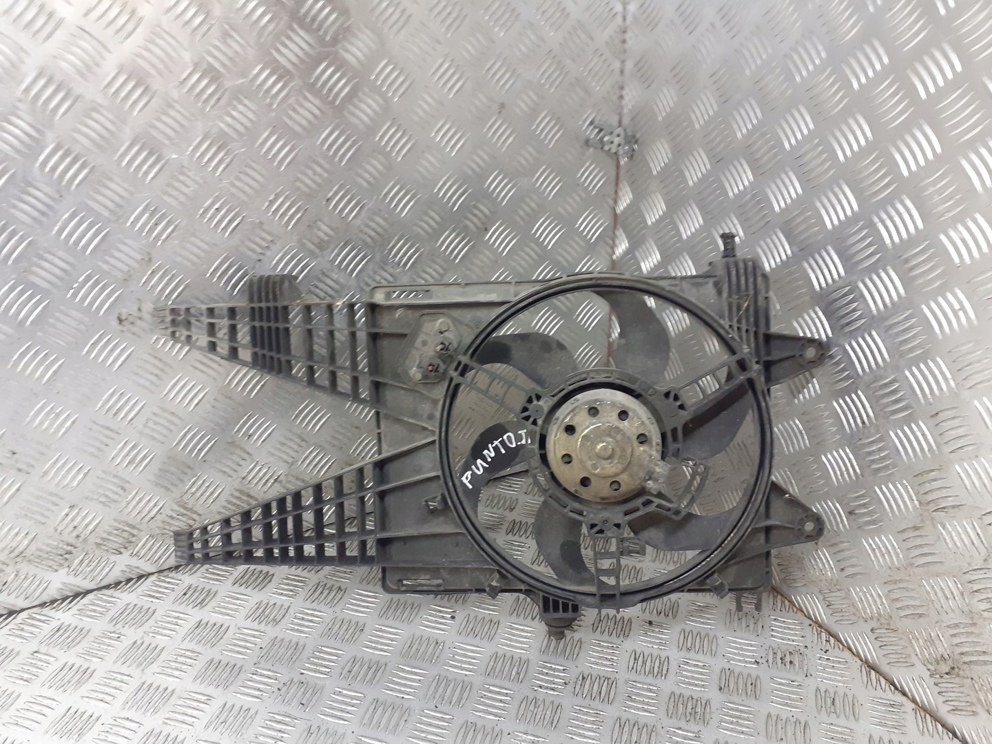 WENTYLATOR CHŁODNICY PUNTO II 1.3 JTD 851600600 Jakość części (zgodnie z GVO) O - oryginał z logo producenta pojazdu (OE)
