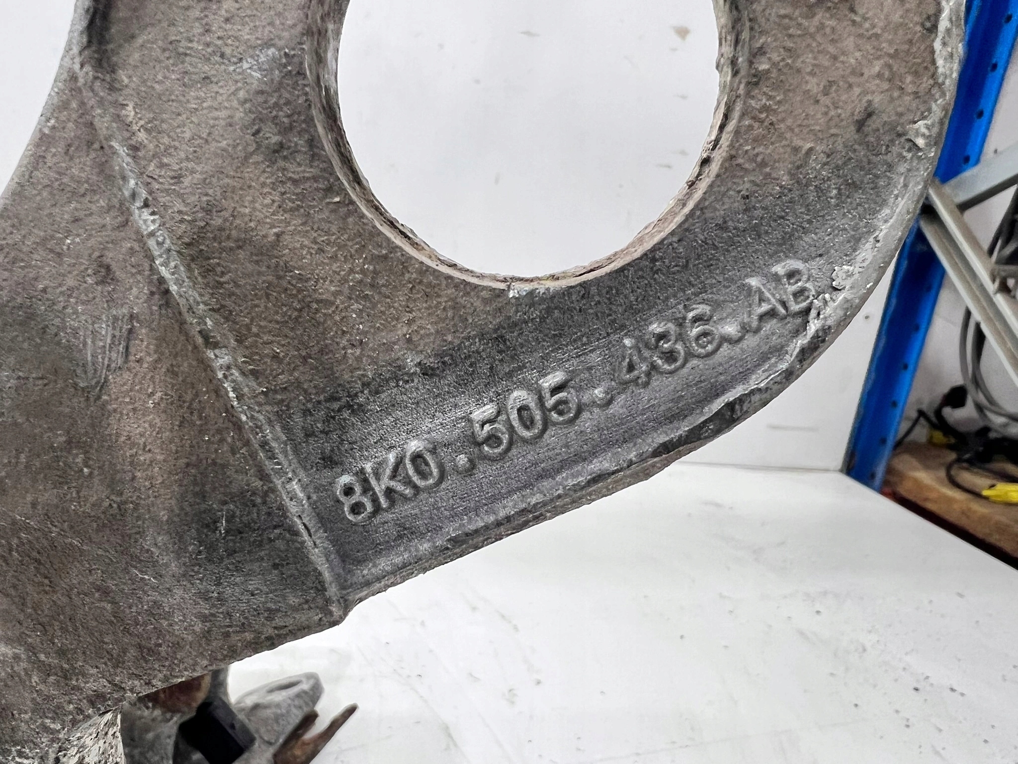 swing right rear part AUDI A4 B8 A5 8T A6 C7 8K0505436AB