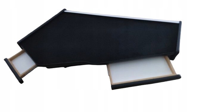 Police na kokpit Tir Volvo Fh má od roku 2013 2 zásuvky.