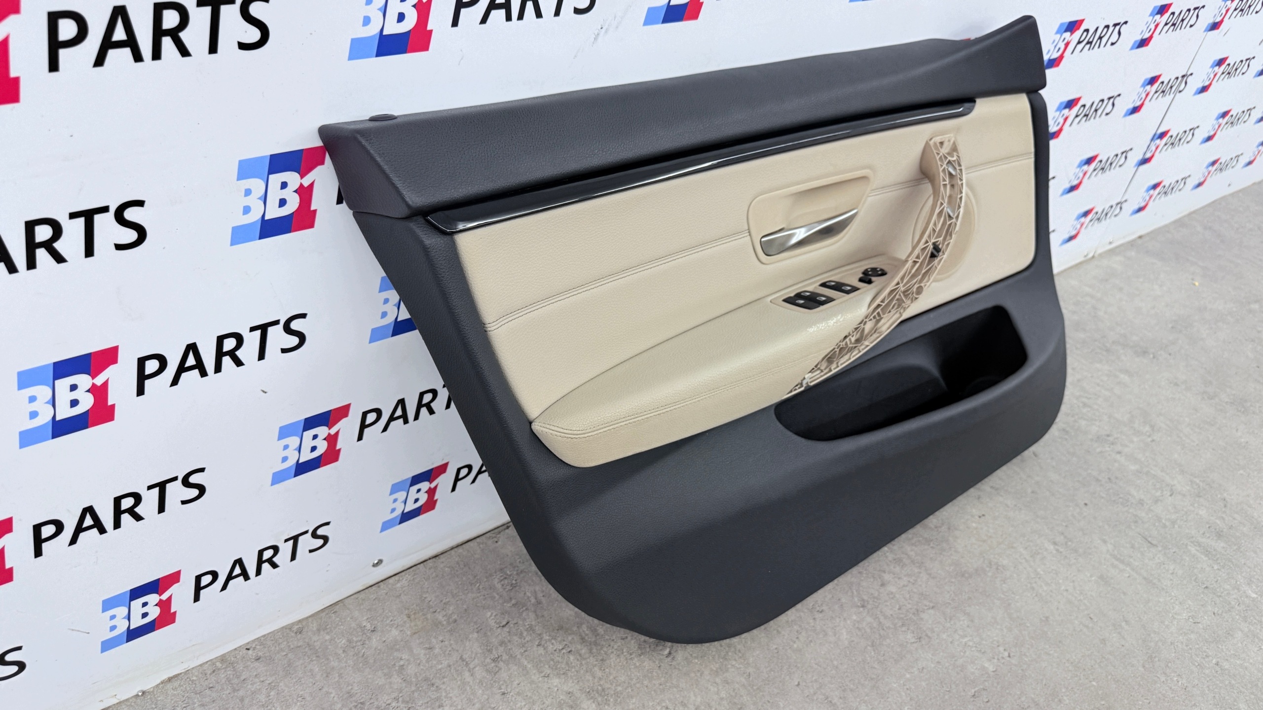 BMW F36 side door left front OYSTER DAKOTA moulding black POLYSK