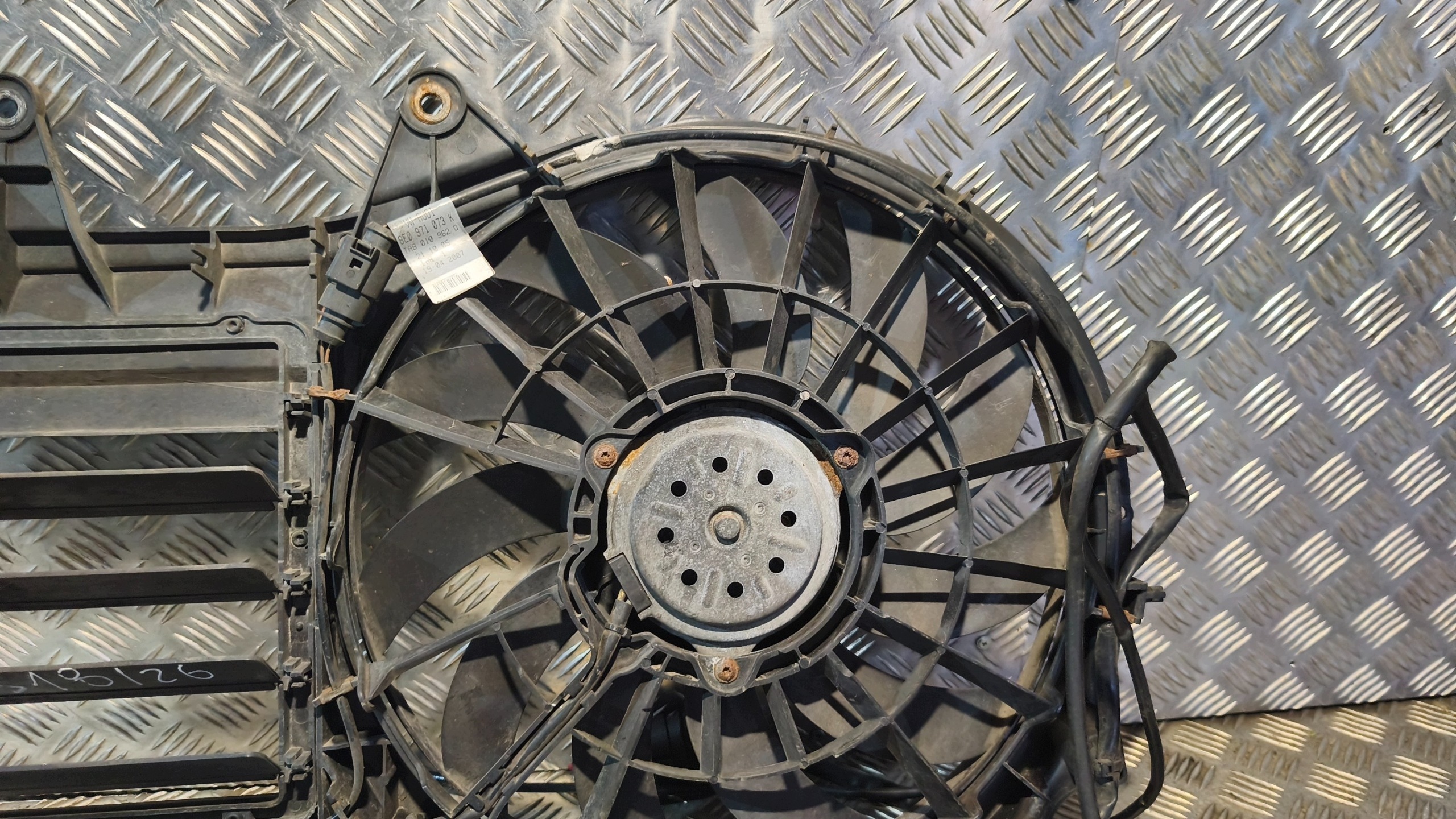 ventilator hladnjaka AUDI A4 B7 2007 988509C