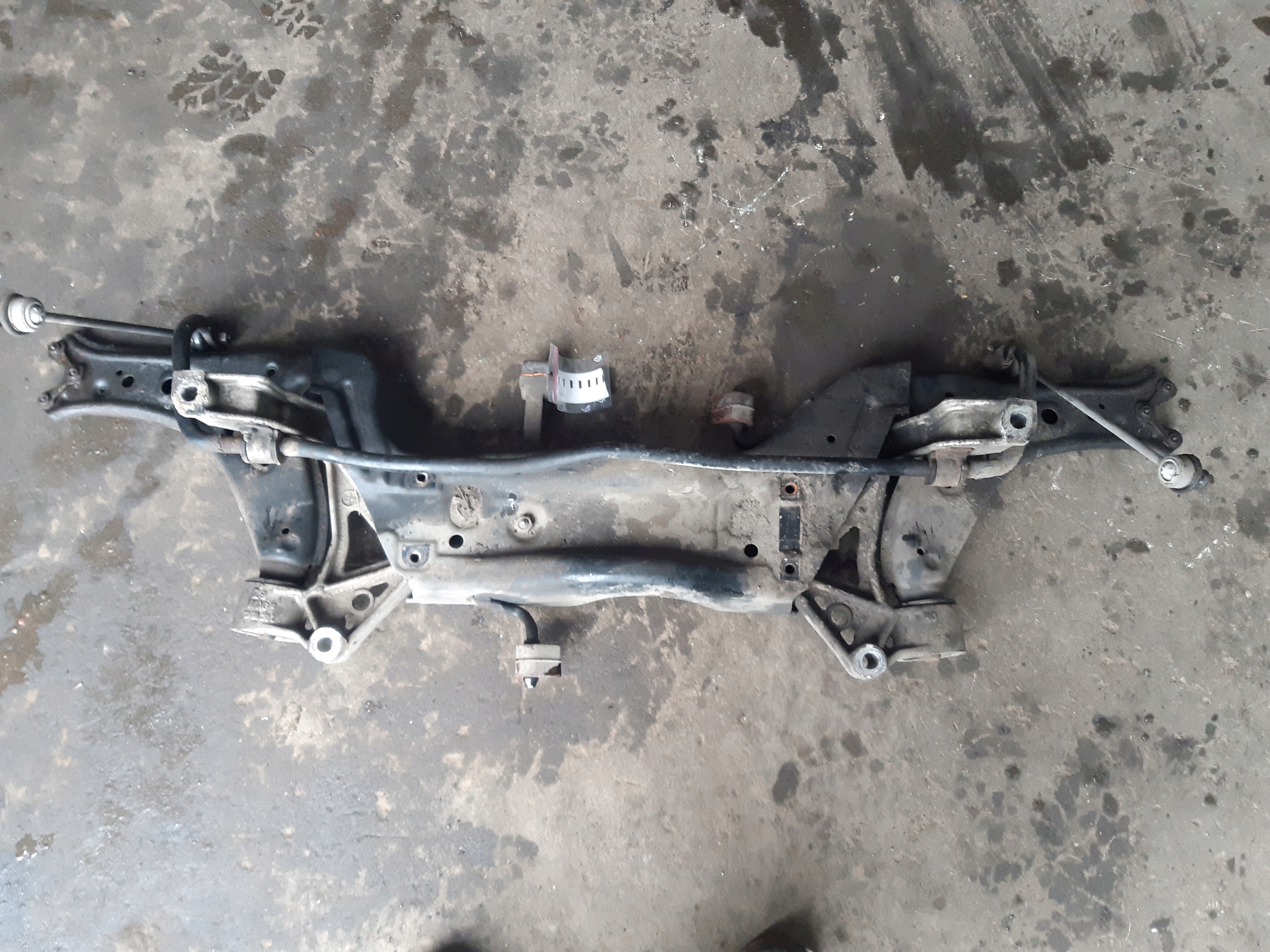 БАЛКА ПІДВІСКИ / САНИ VOLKSWAGEN POLO IV 9N