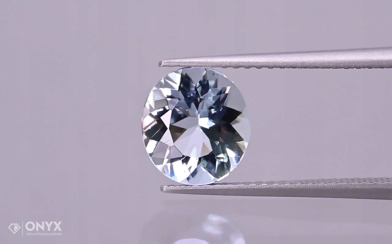 Akvamarín fazetovaný ovál 9x8 mm