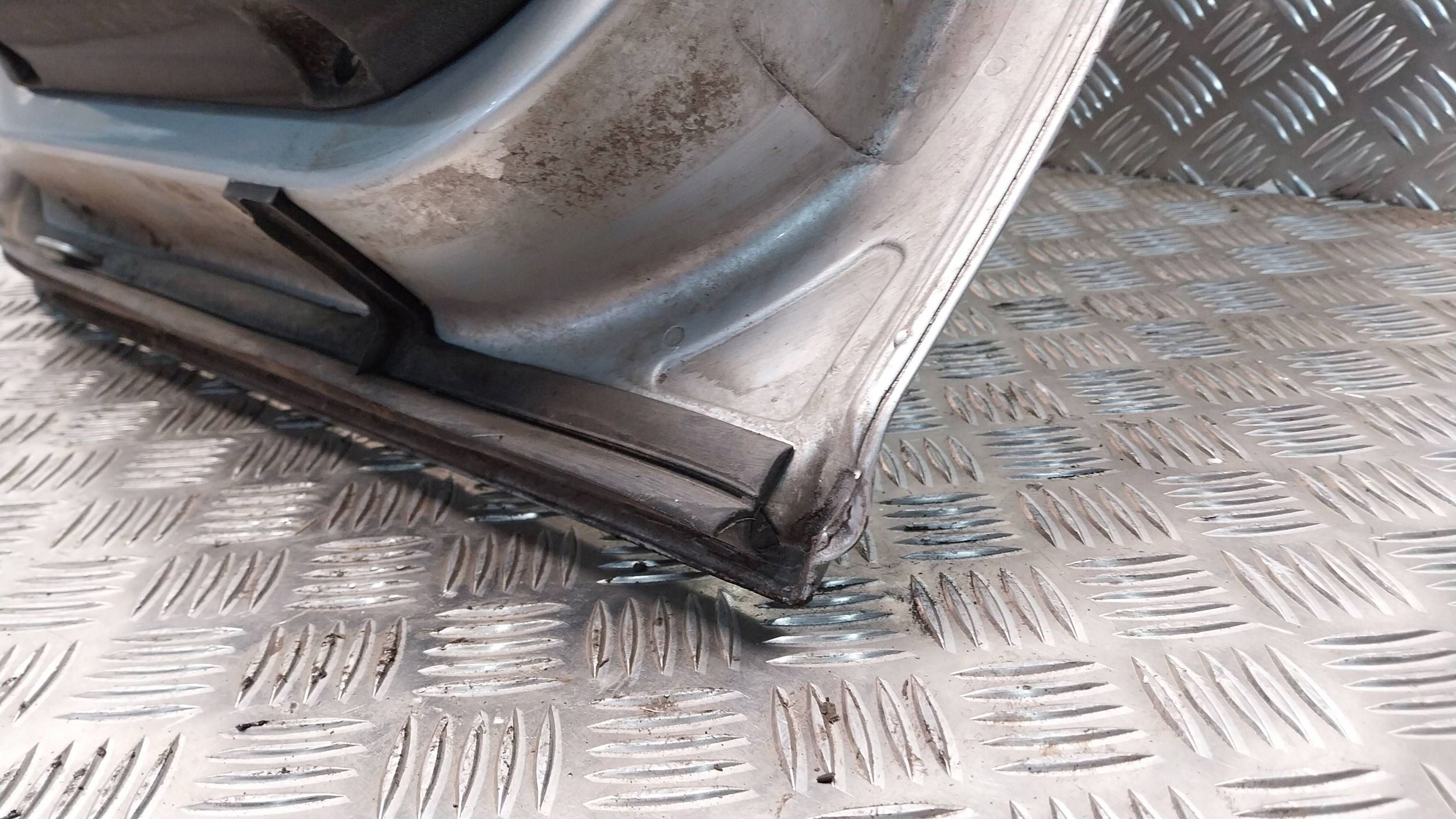 Portière Arrière Gauche VW GOLF IV HATCHBACK 97