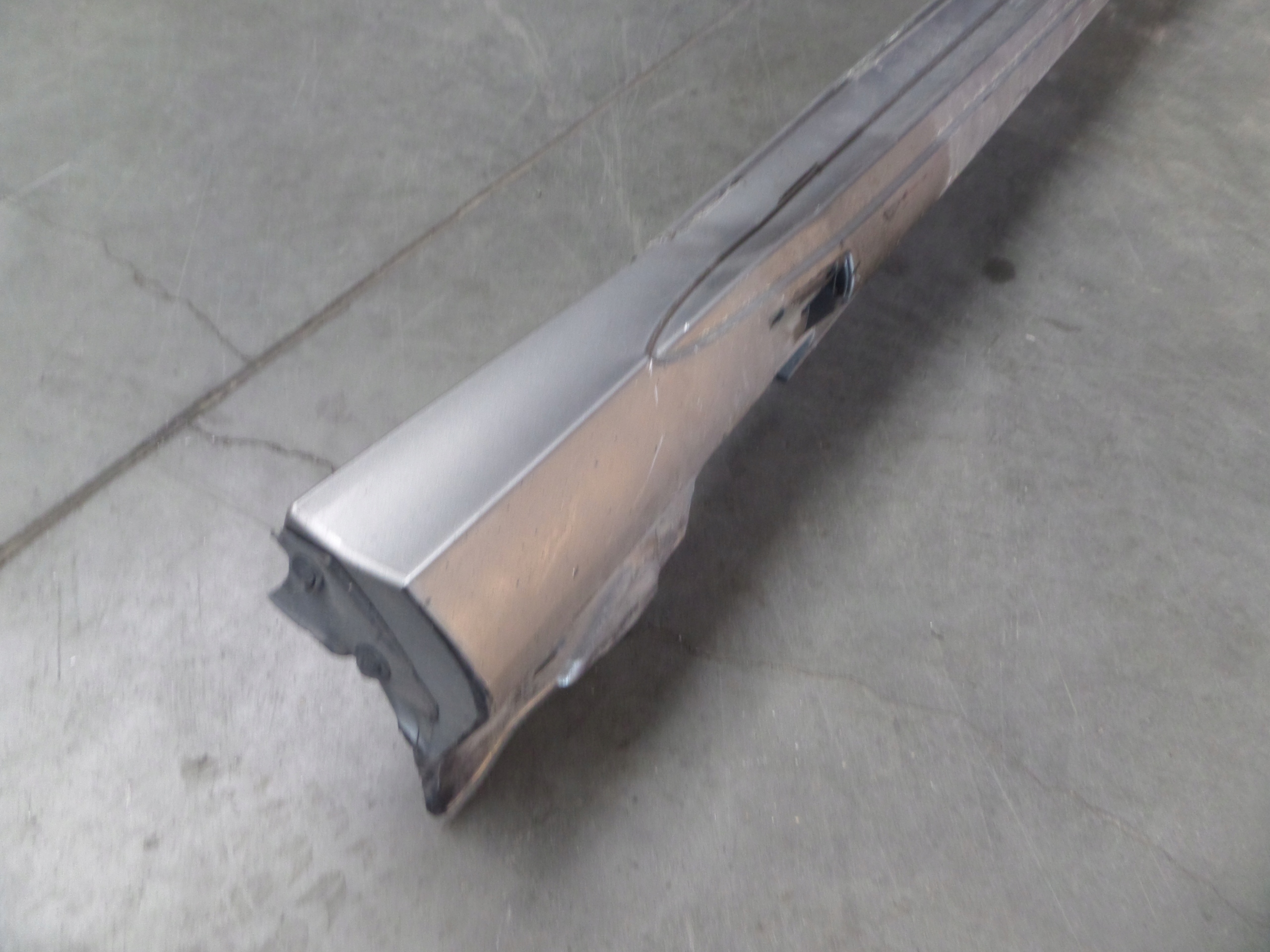 Mercedes-Benz OE A212690XX40 moulding threshold