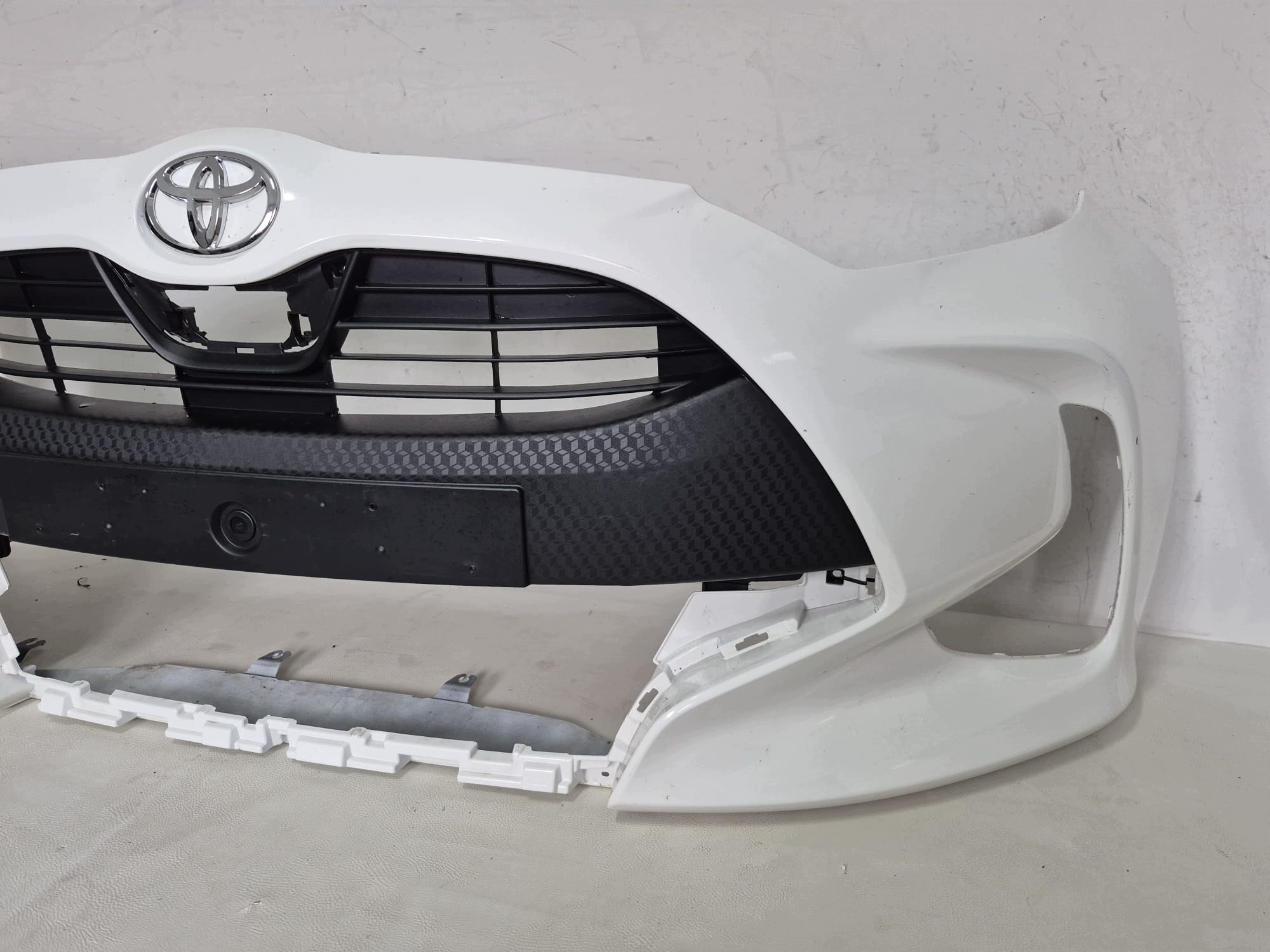 TOYOTA YARIS IV 20- bumper front front without DZIUR 52119-K0050