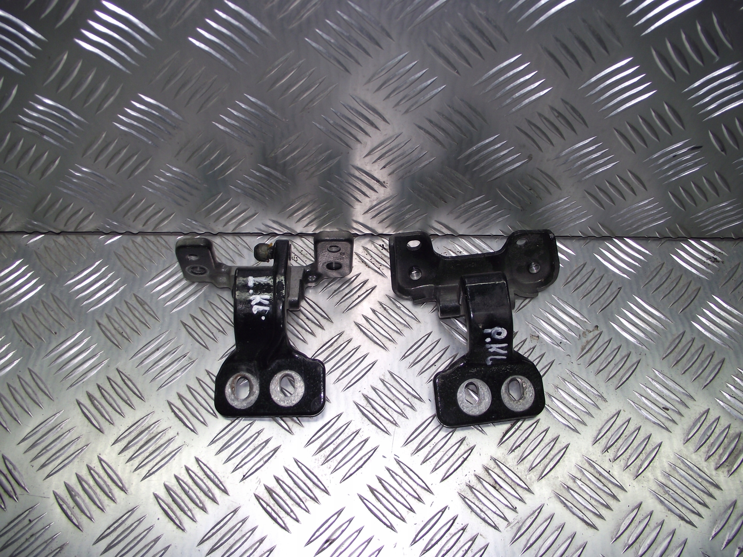 ZAWIASY KLAPY MERCEDES C W204 KOMBI 11R 197 KPL